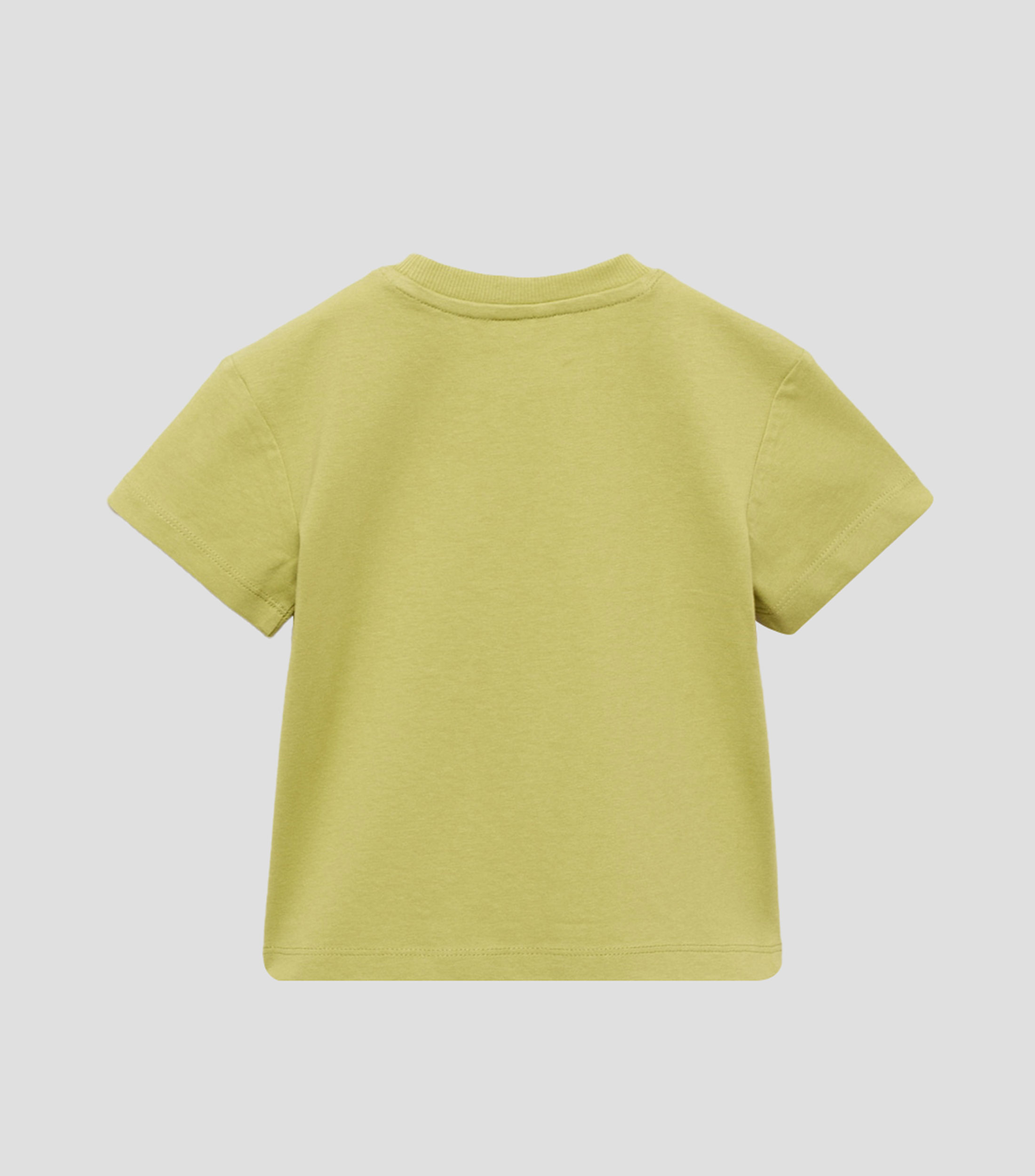 Playera con bordado Bebe