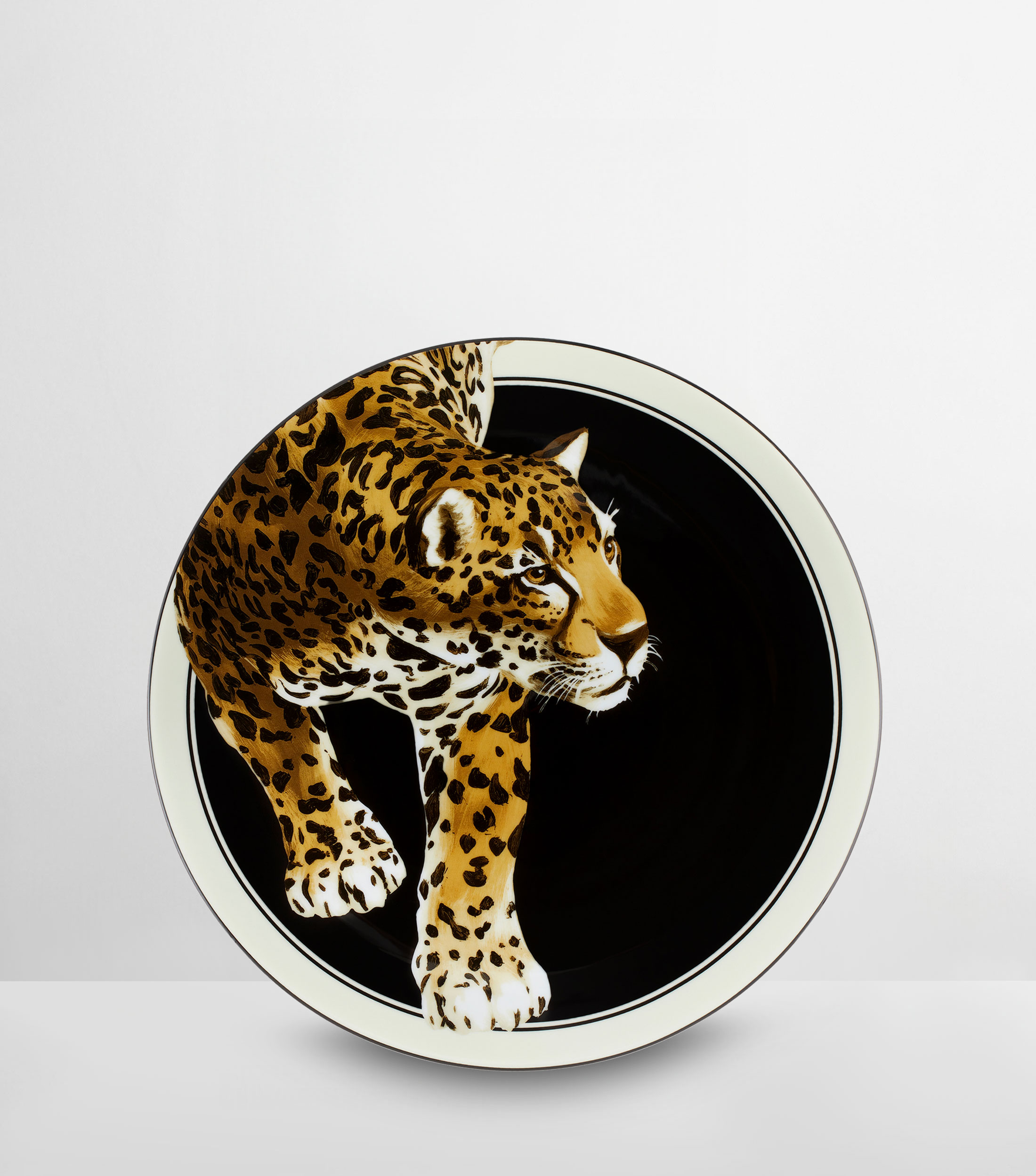Plato bajo Leopardo pintado