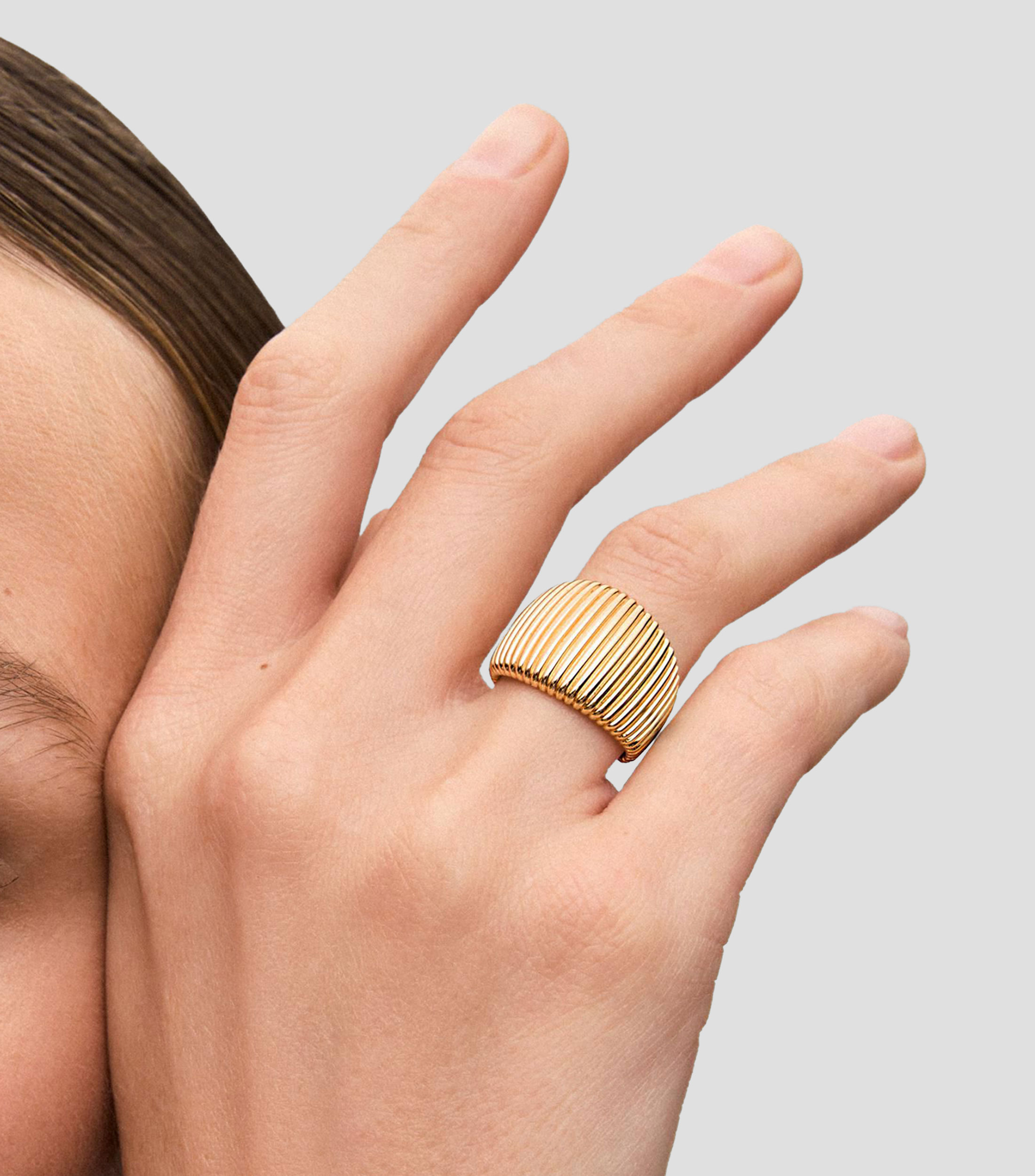 Anillo en oro amarillo de 18 kilates con Mujer