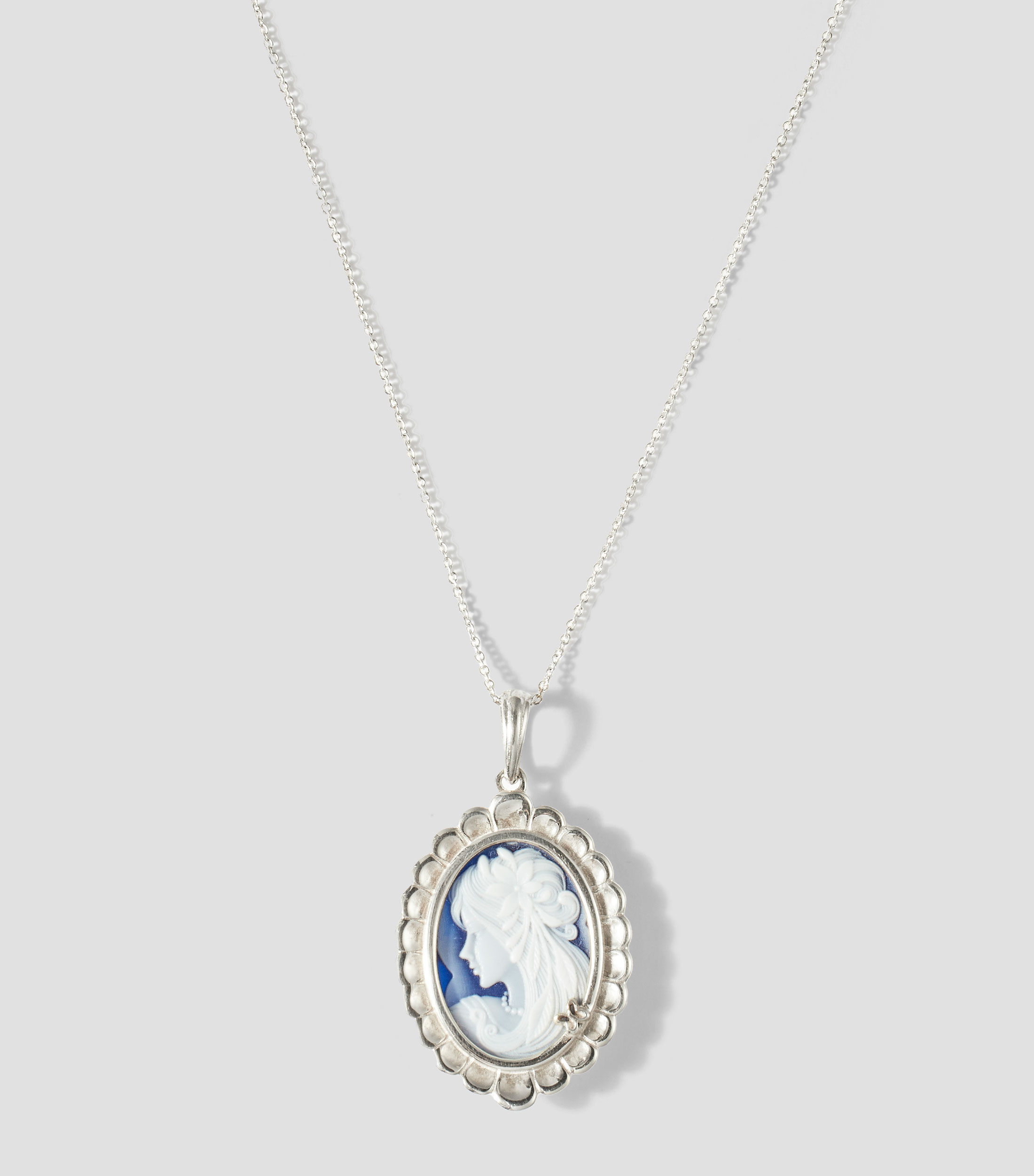 Dije ovalado con cadena en plata .925 Motivos Mujer