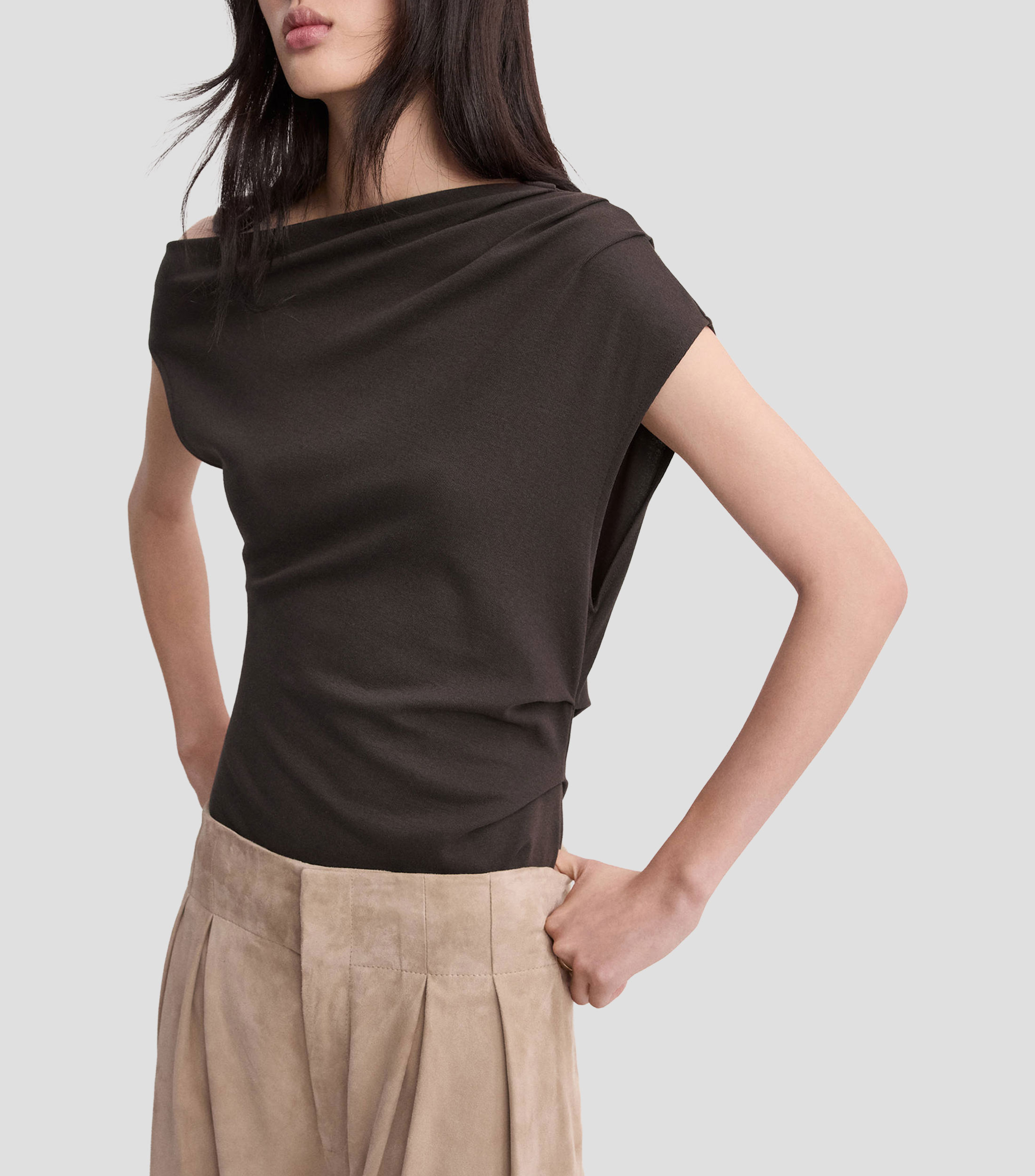 Top cuello asimétrico sin mangas liso Mujer