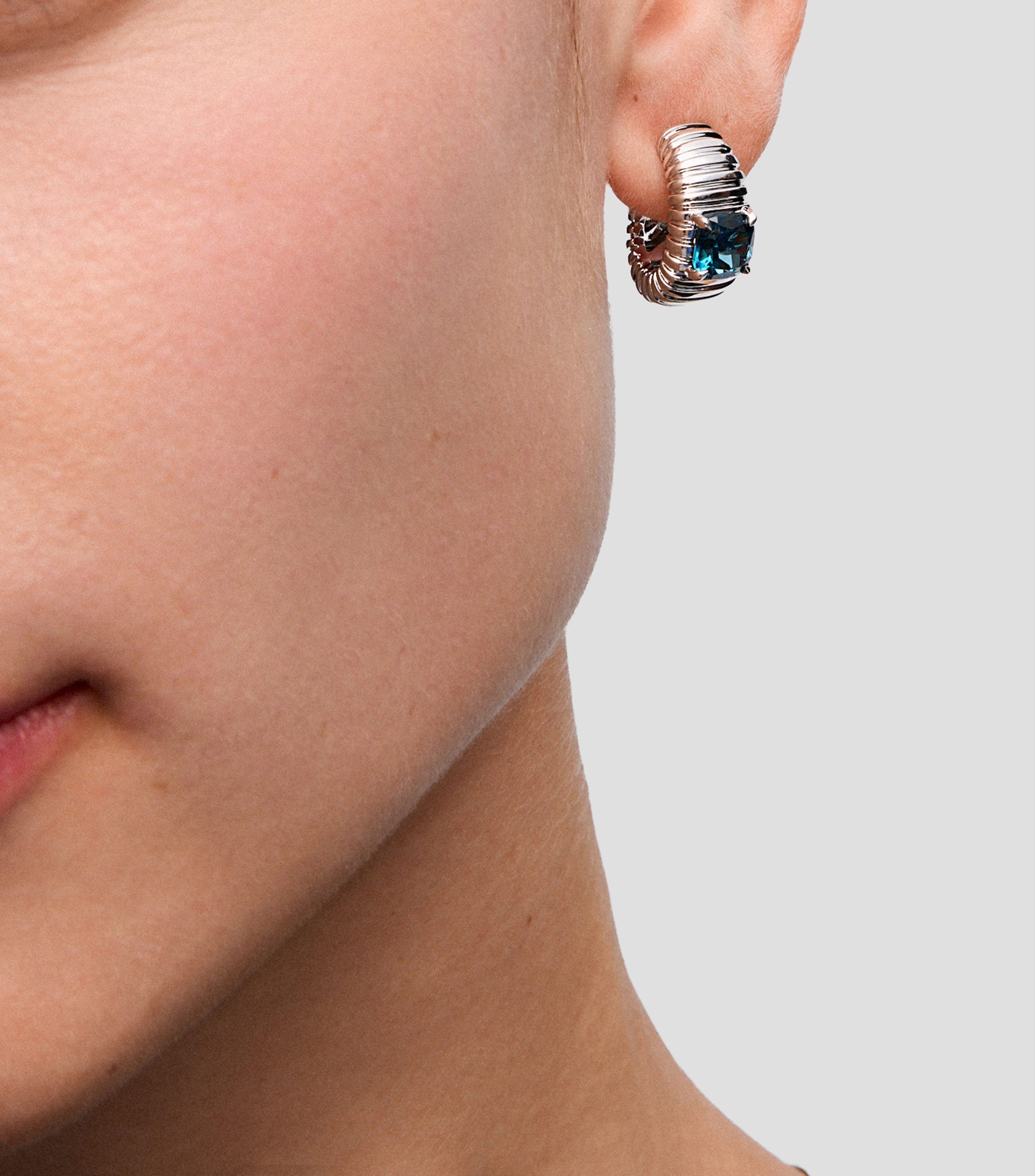 Aretes en plata gallonados con topacios azul Sky Mujer