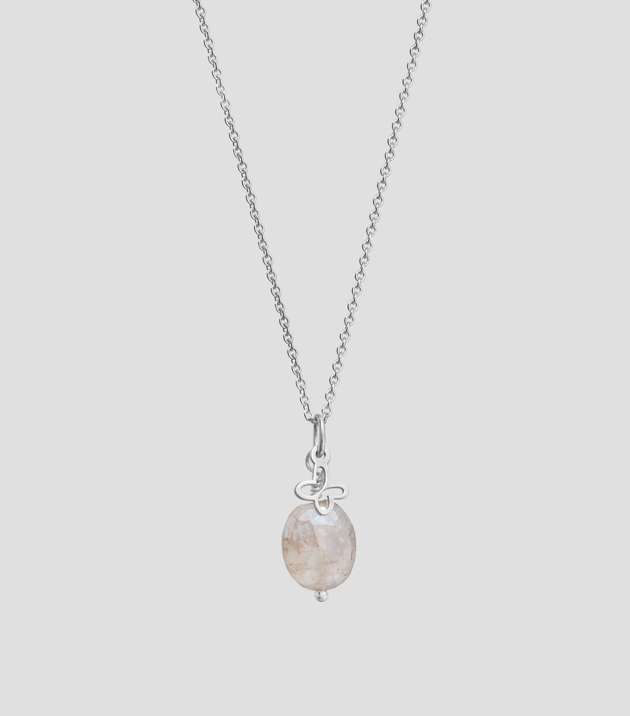 Dije mariposa mini en Plata .925 con piedra de luna Mujer