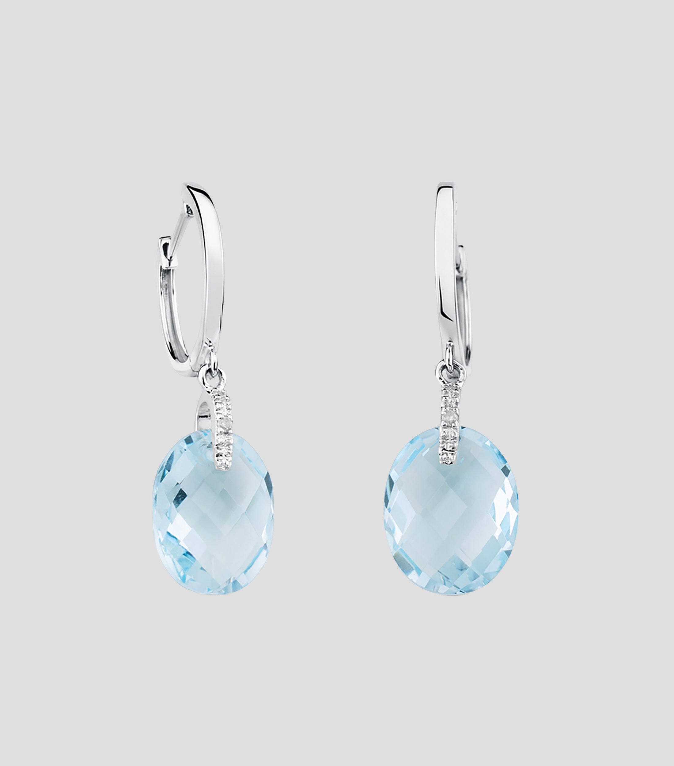 Aretes en Oro Blanco de 18 Kilates Diamantes y Topacio Azul Mujer