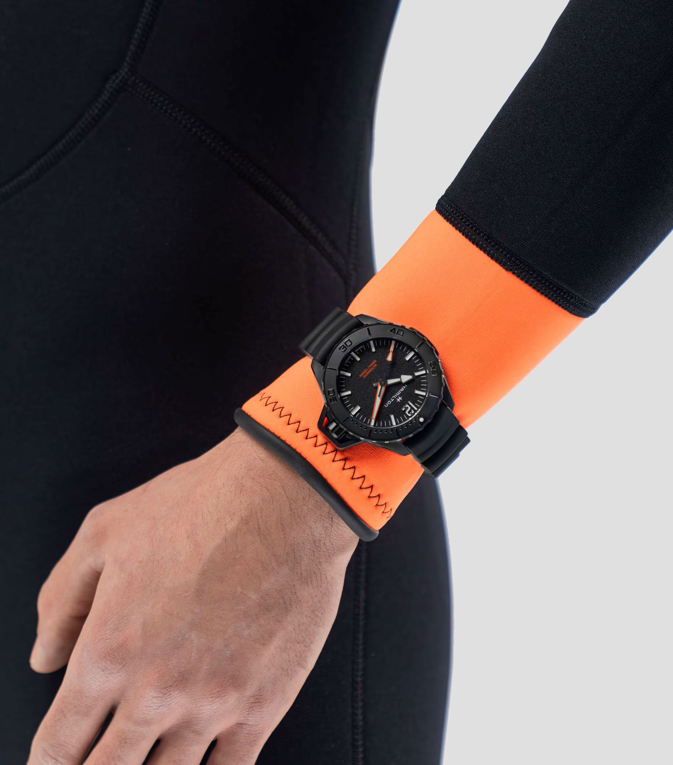 Reloj Unisex Khaki Navy Frogman Deportivo Negro