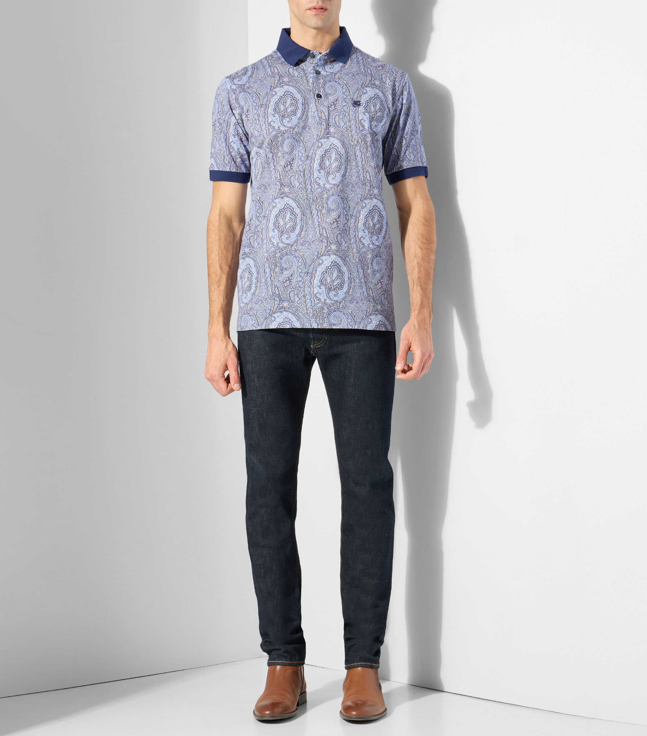Playera tipo polo con manga corta estampada Hombre