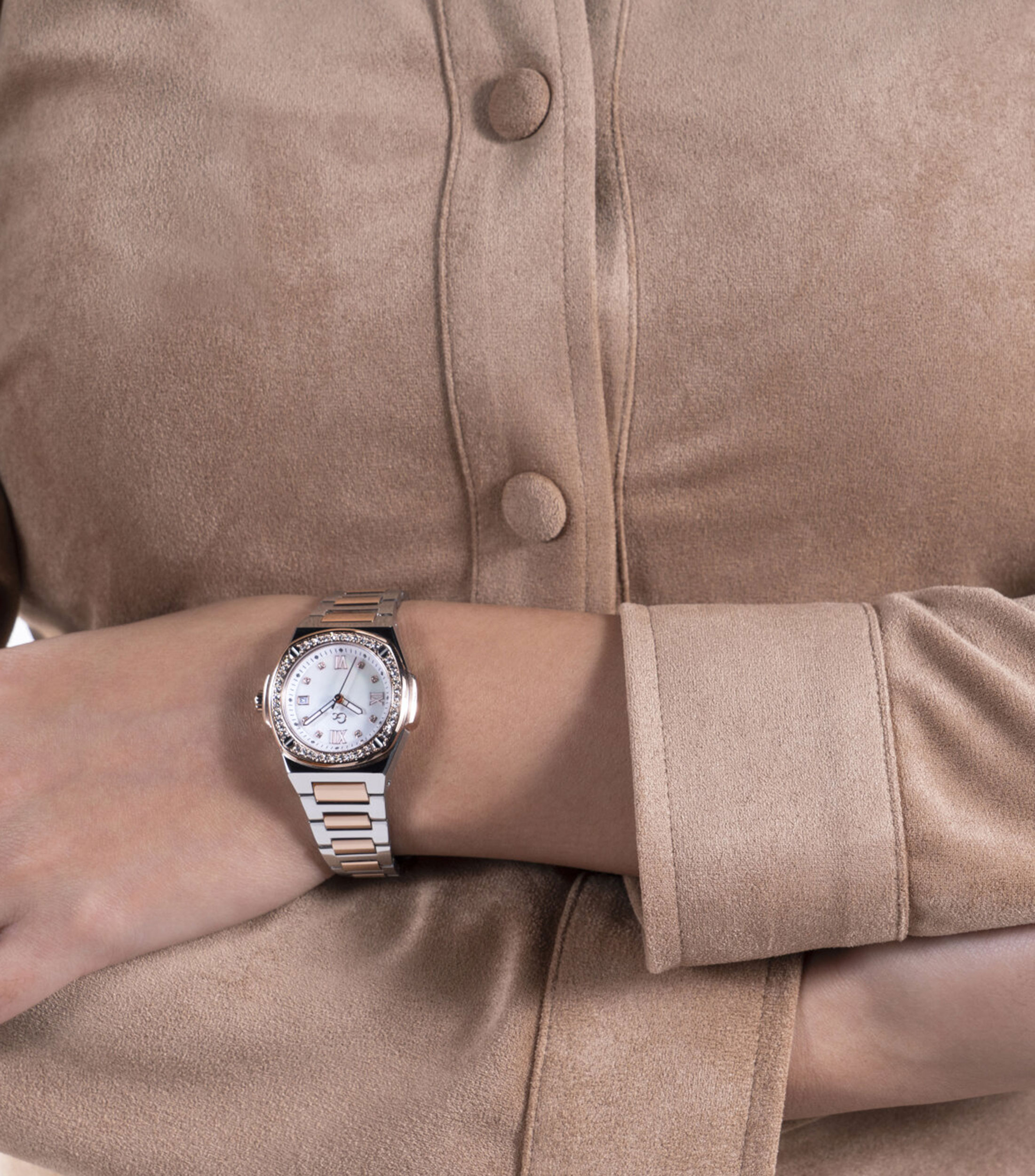 Reloj para Mujer Coussin Shape Mini casual plateado, tono oro rosa