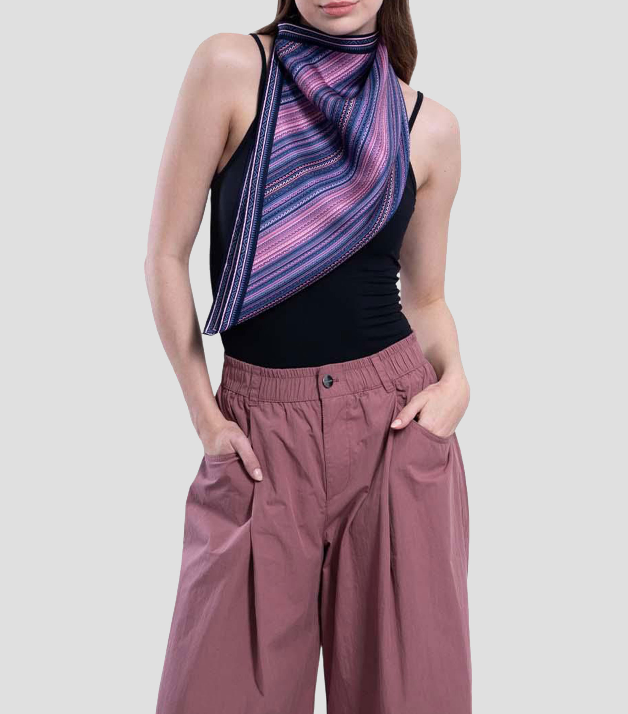Mascada en seda con estampado Grecas Prehispánicas Mujer
