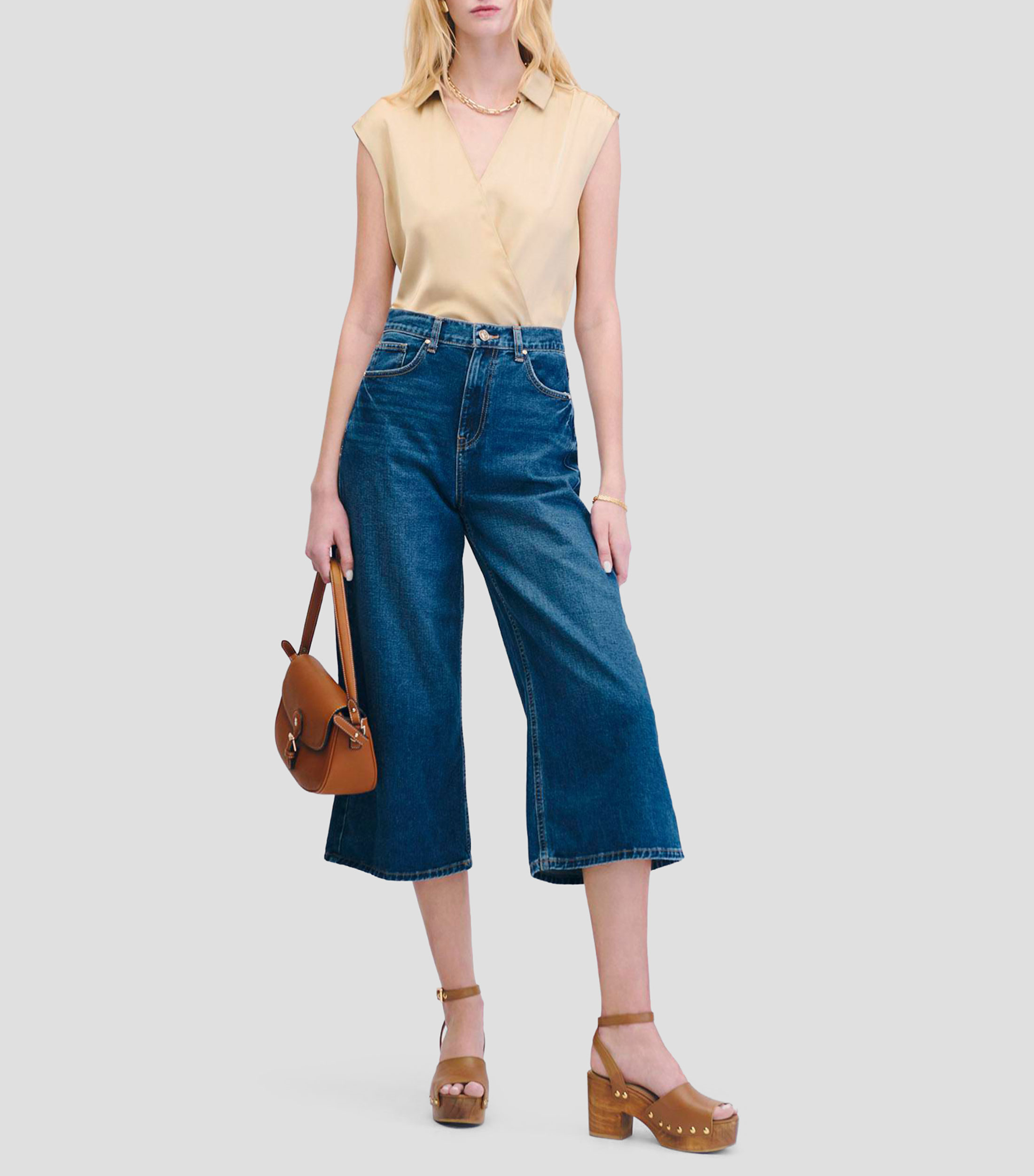 Blusa de satín envolvente oro cuello camisero Mujer