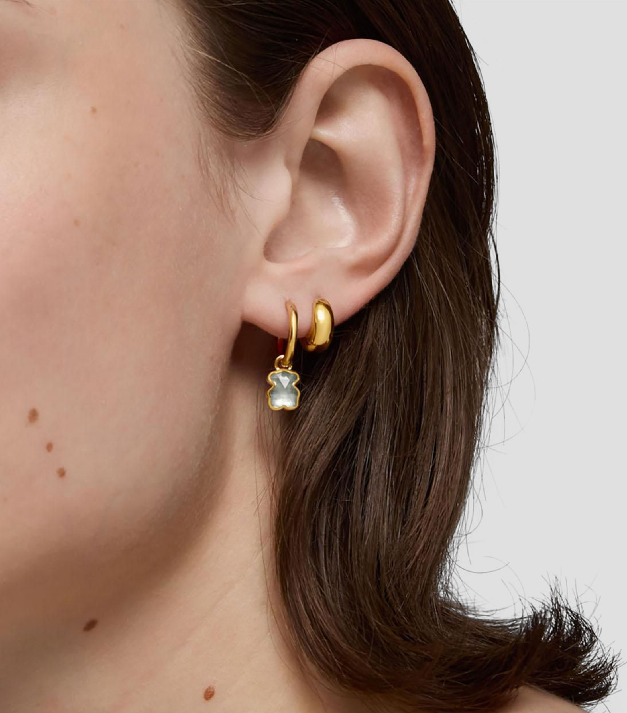 Aretes de aro con oso Mujer