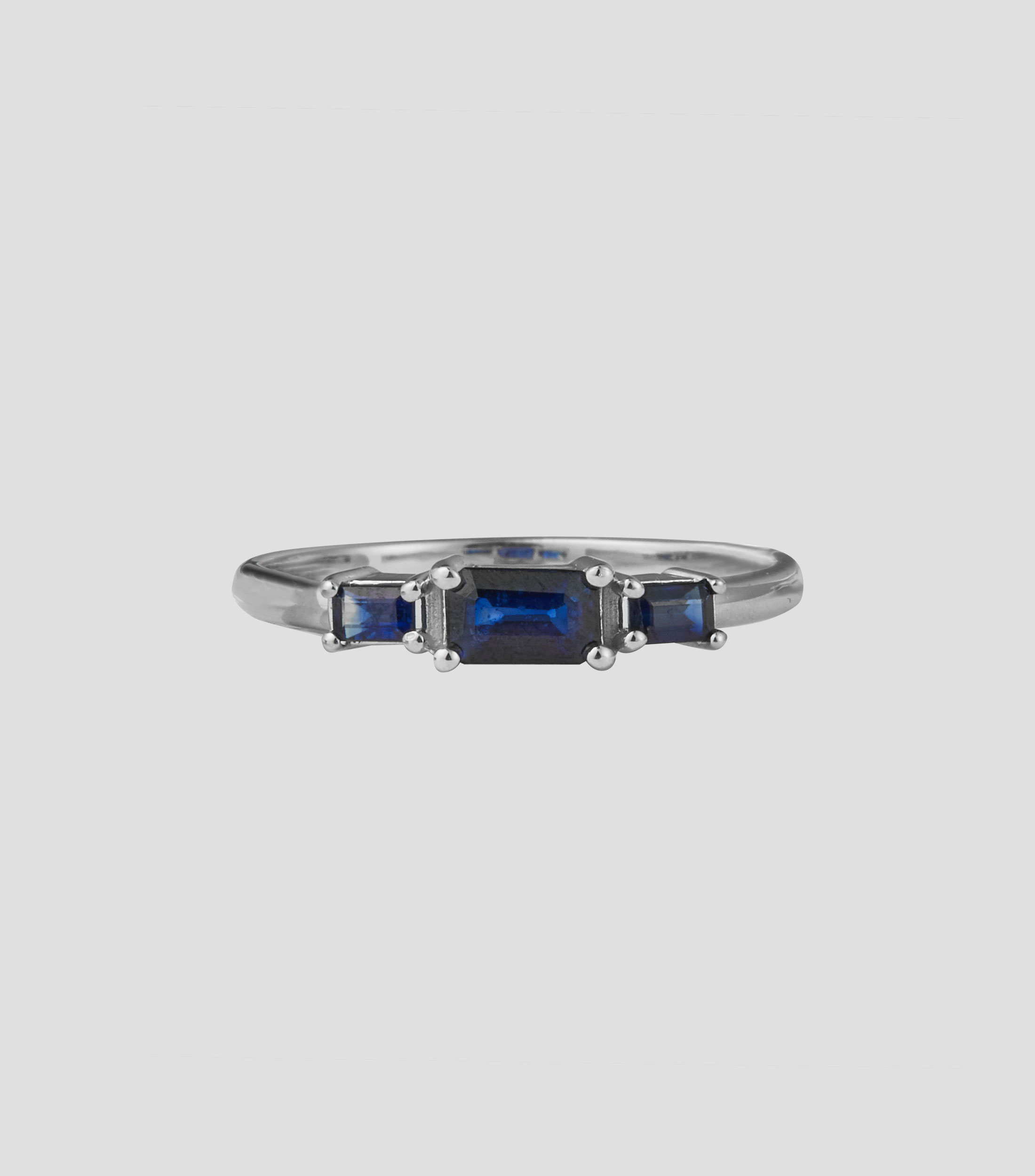 Anillo en oro blanco de 14 kilates con zafiros Mujer