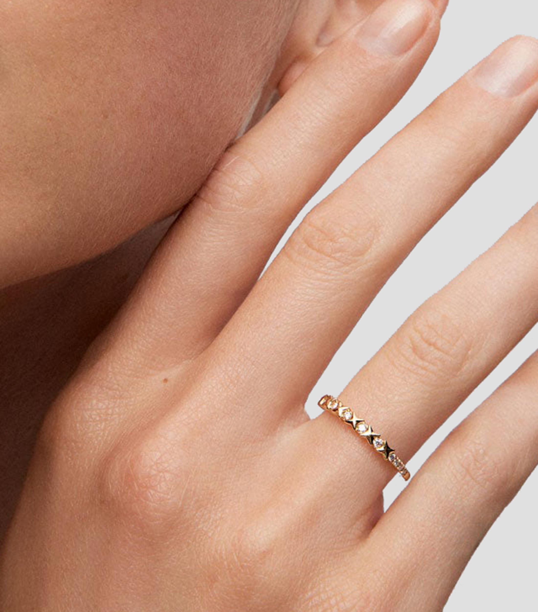 Anillo en oro amarillo de 18 kilates con diamantes Mujer
