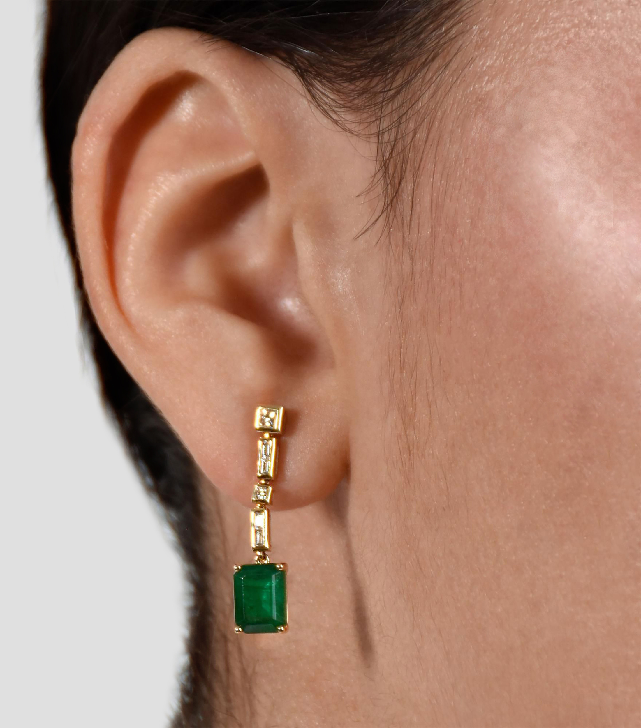 Aretes en Oro amarillo de 14 Kilates con Esmeralda y Diamante Mujer