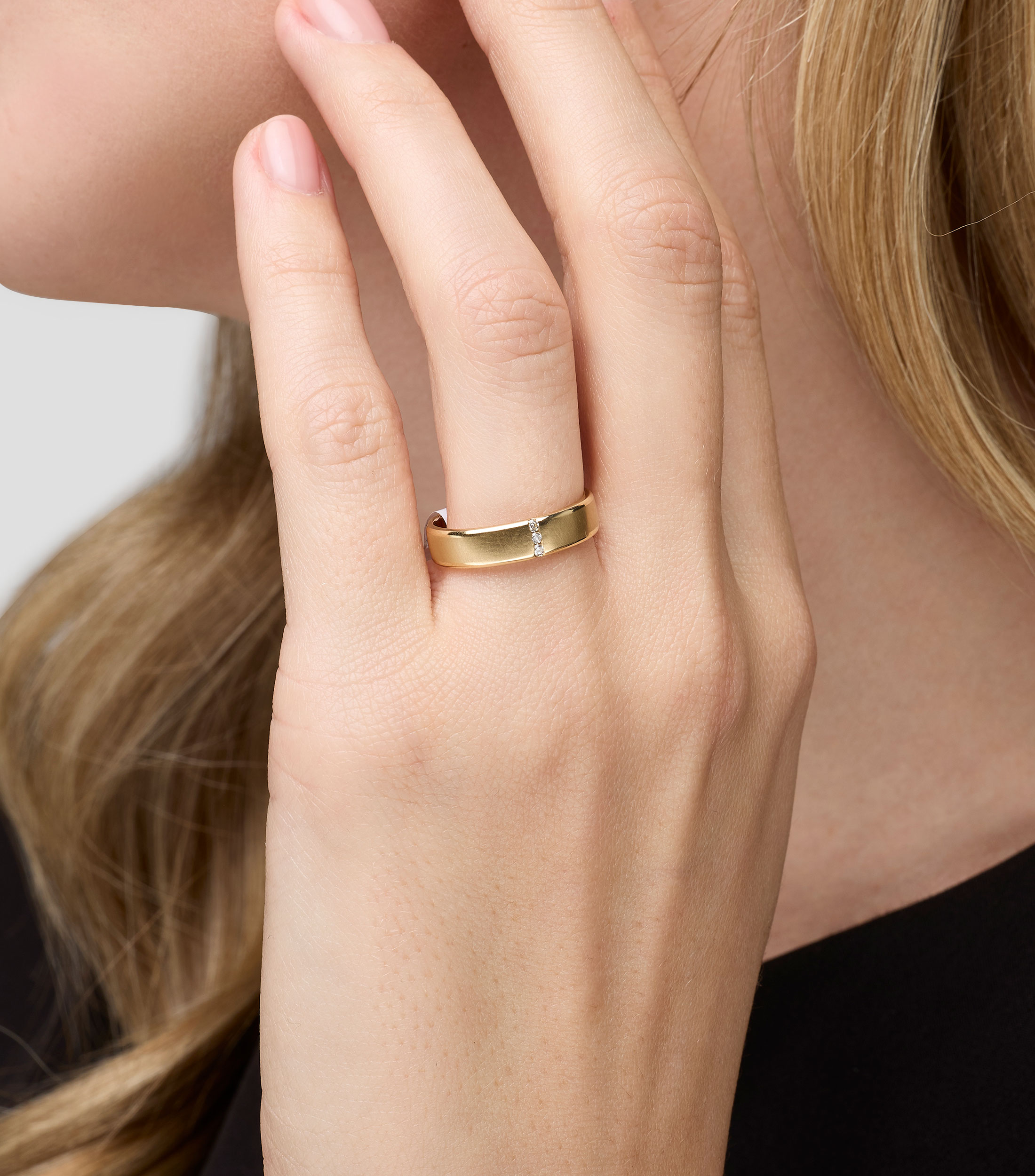 Anillo en oro amarillo de 14 kilates con diamante Mujer