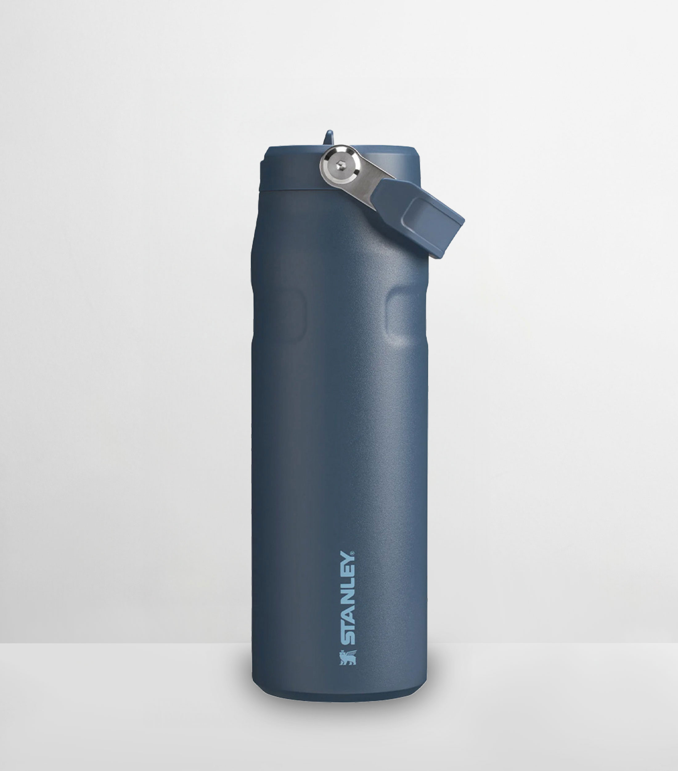 Botella Stanley Aerolight Flip Straw Navy en acero inoxidable, 709 ml