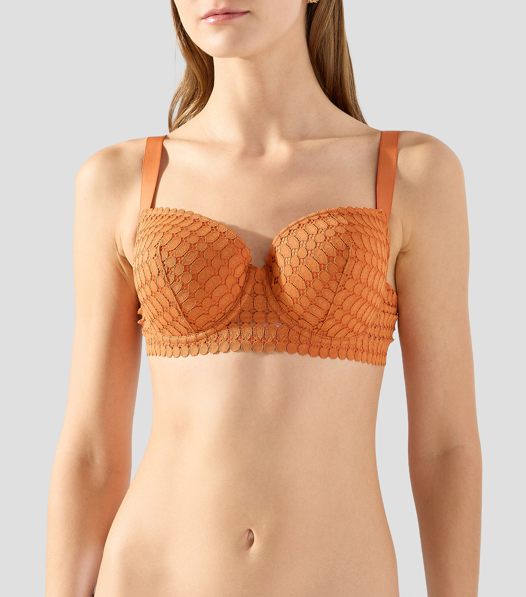 Brasier liso con detalle decorativo