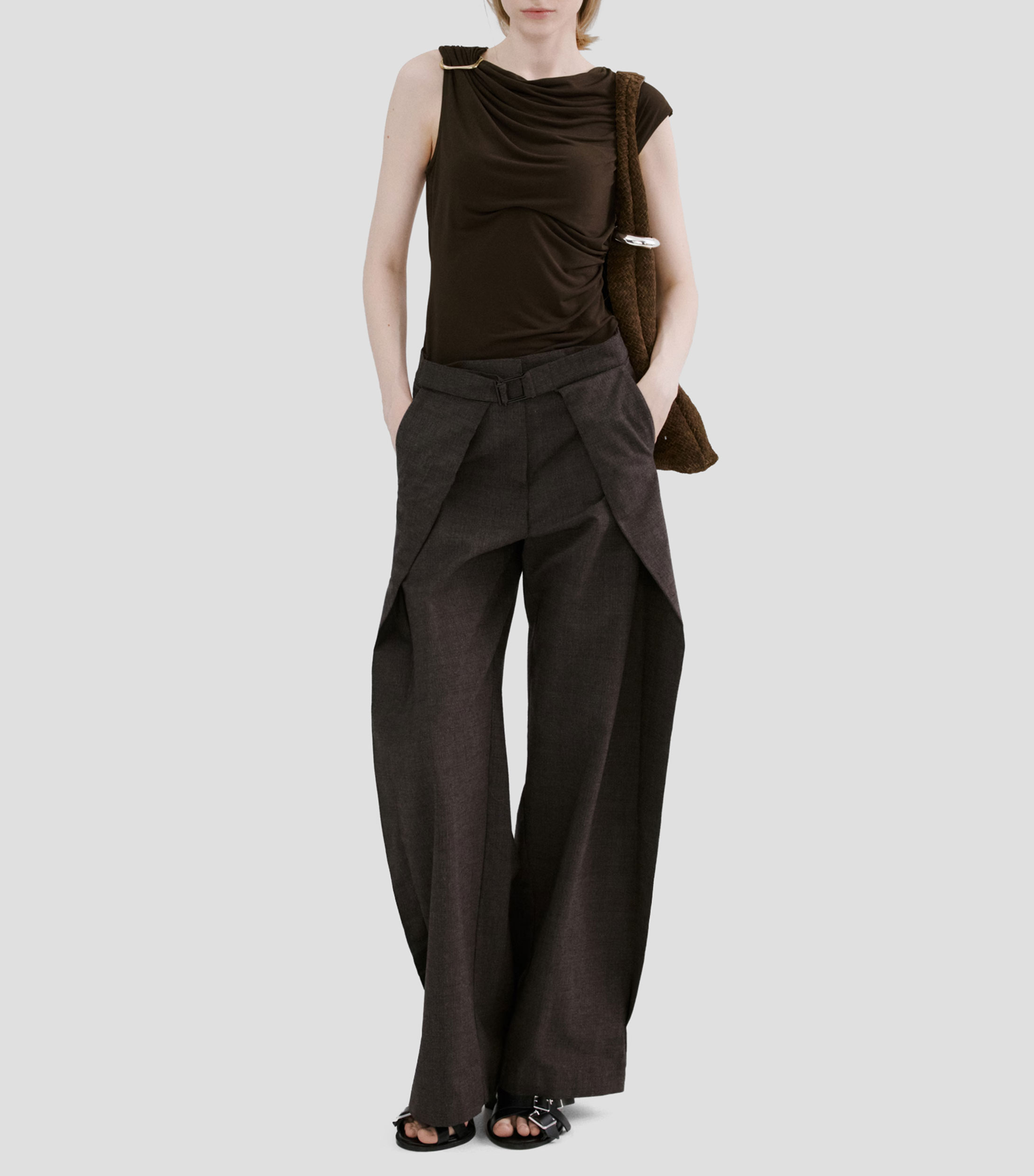 Blusa lisa sin mangas Mujer