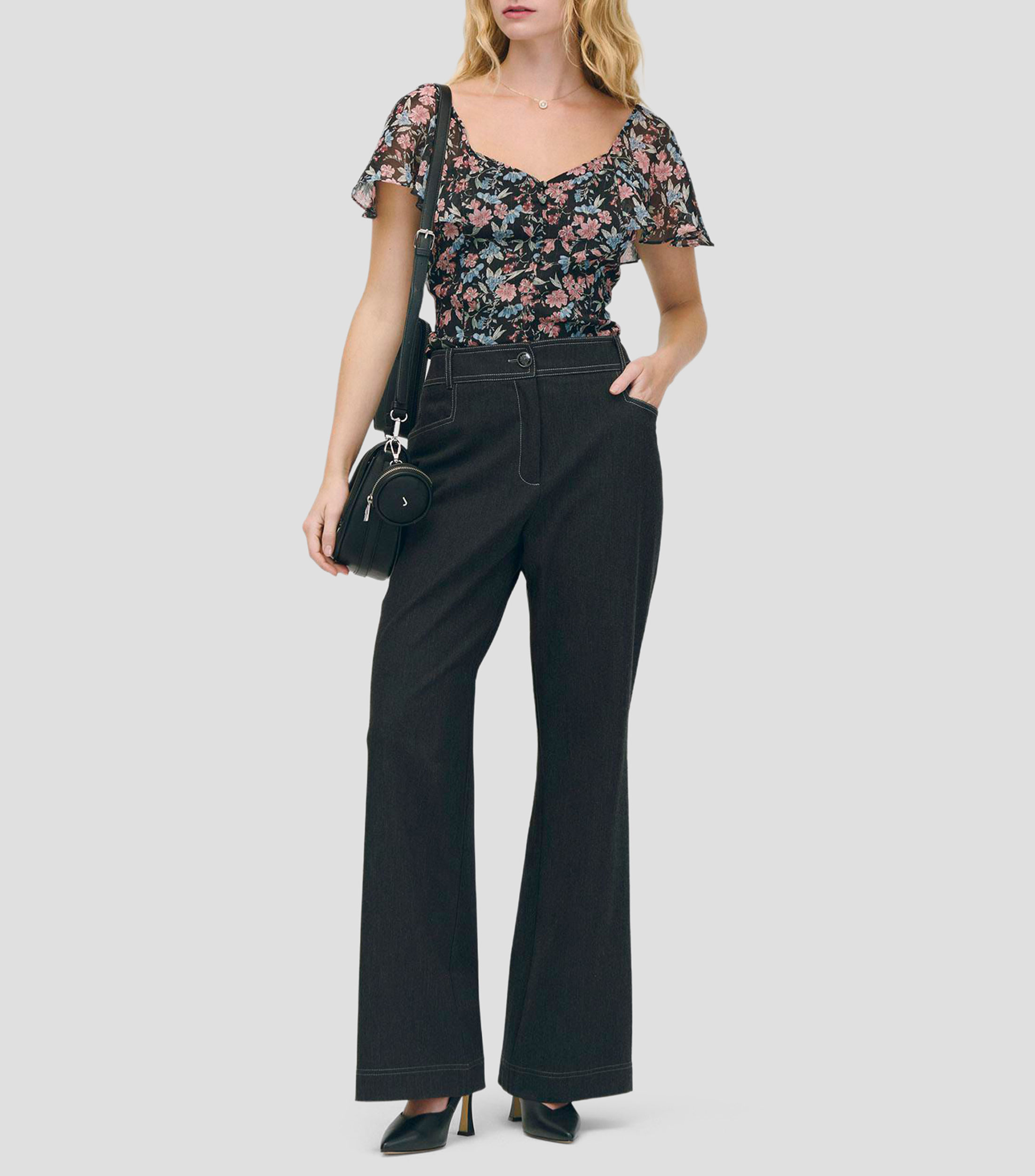 Blusa de chifón floral con lúrex escote corazón manga campana Mujer