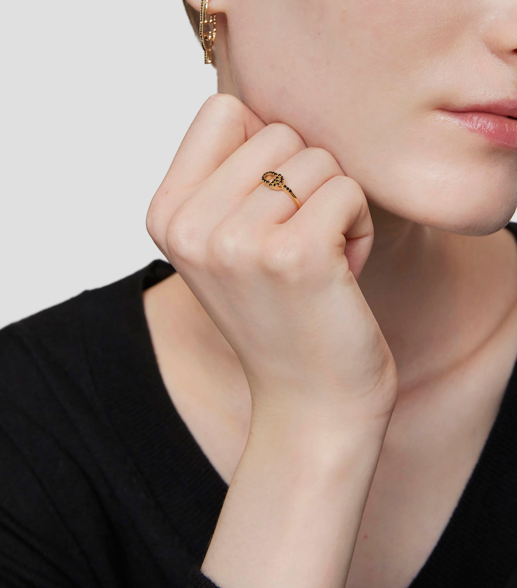 Anillo en Oro 18 Kilates Manifesto con Espinelas Mujer