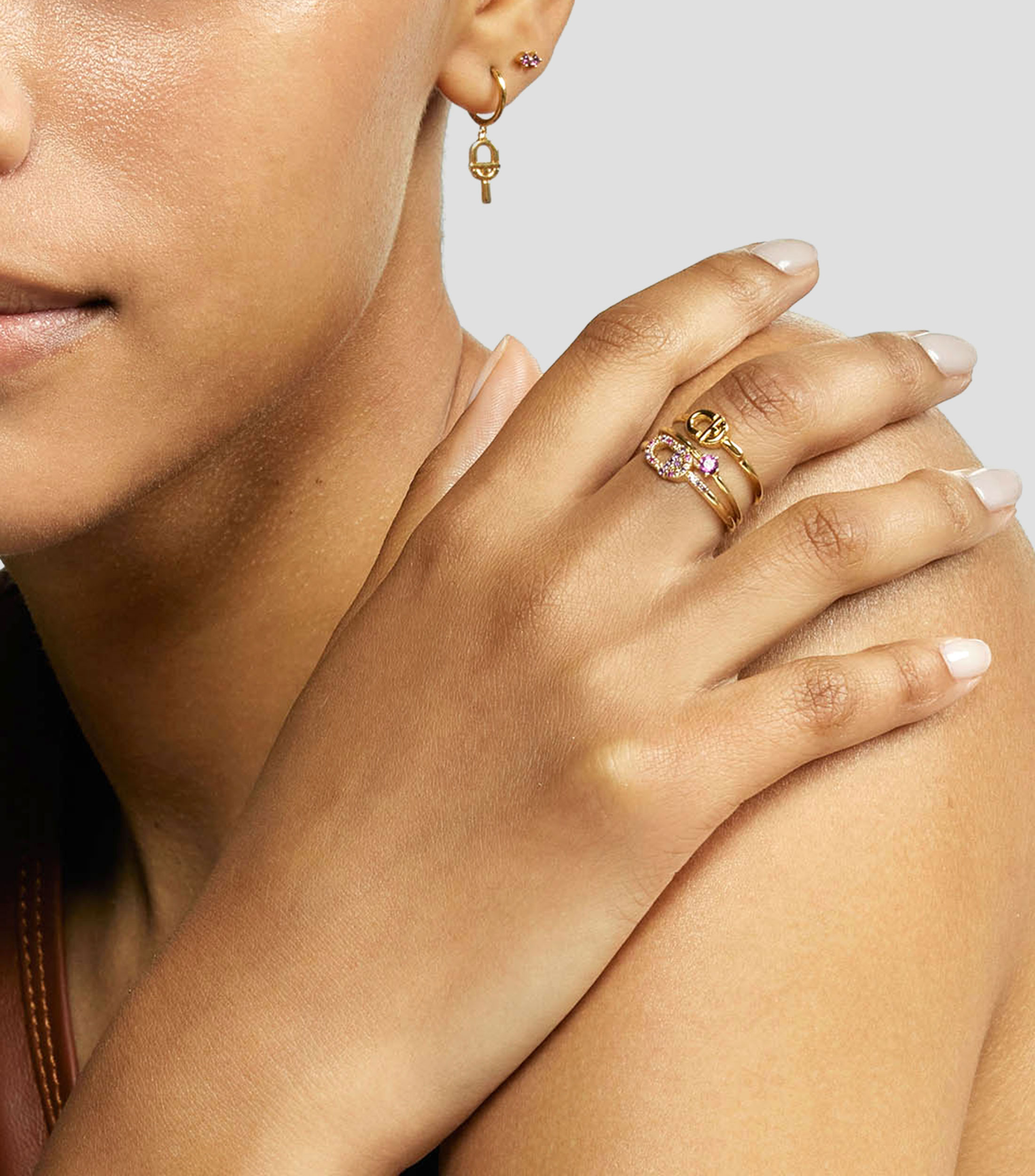 Anillo en oro de 18 Kilates con gemas Manifesto Mujer
