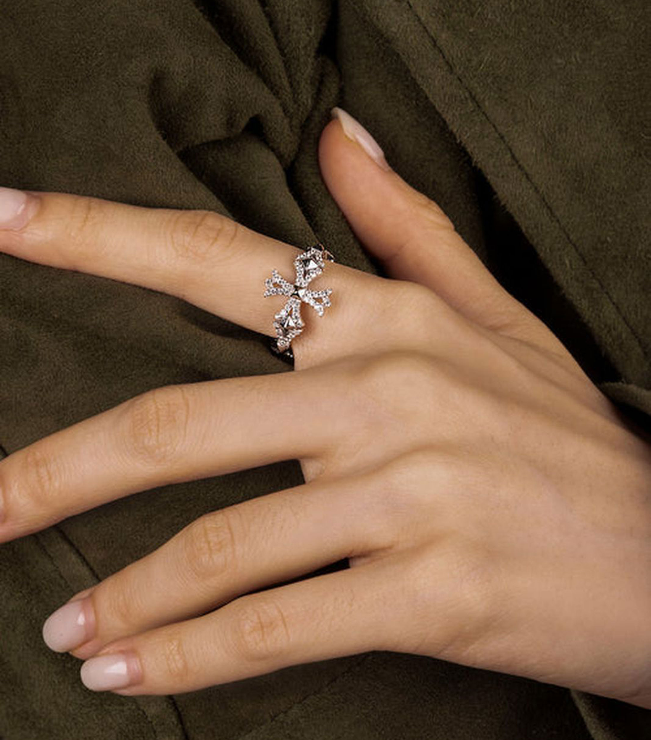 Anillo en plata de primera ley cruz Mujer
