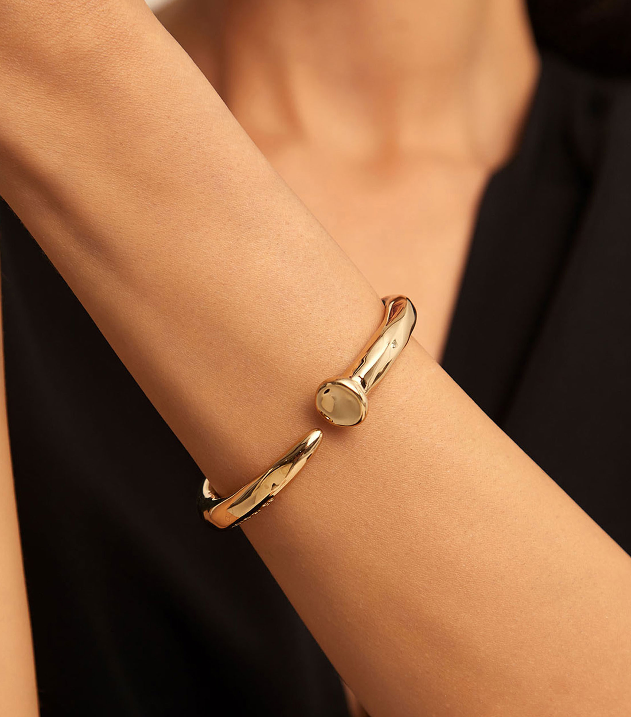 Pulsera Clavo con baño de oro Mujer