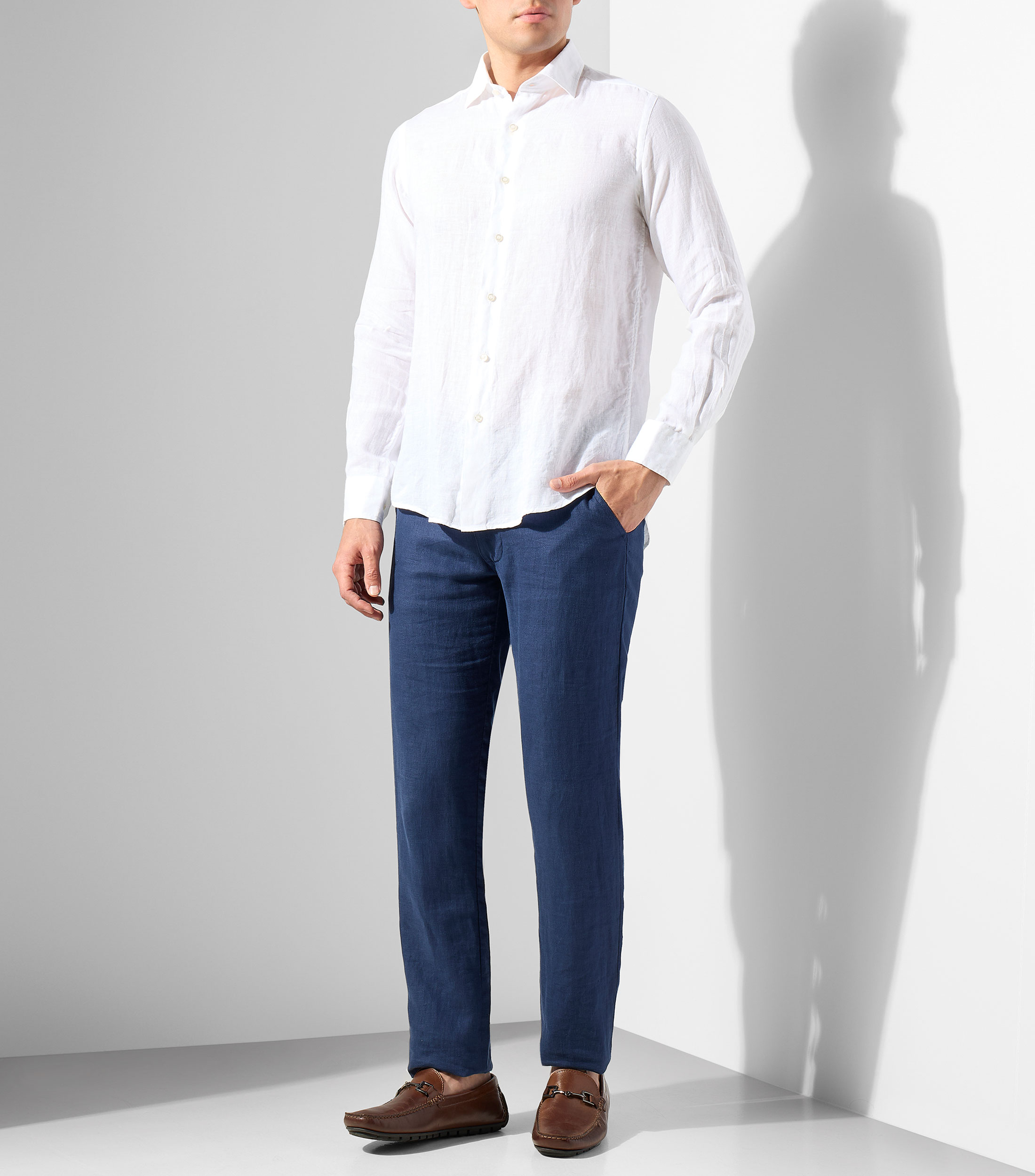 Camisa lisa en lino con manga larga Hombre
