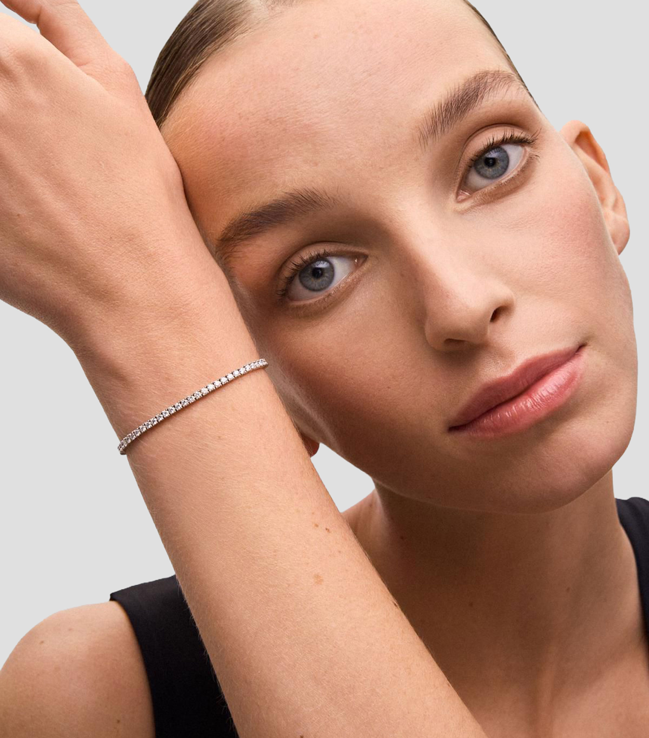 Pulsera en oro blanco 18 Kilates con diamantes Mujer