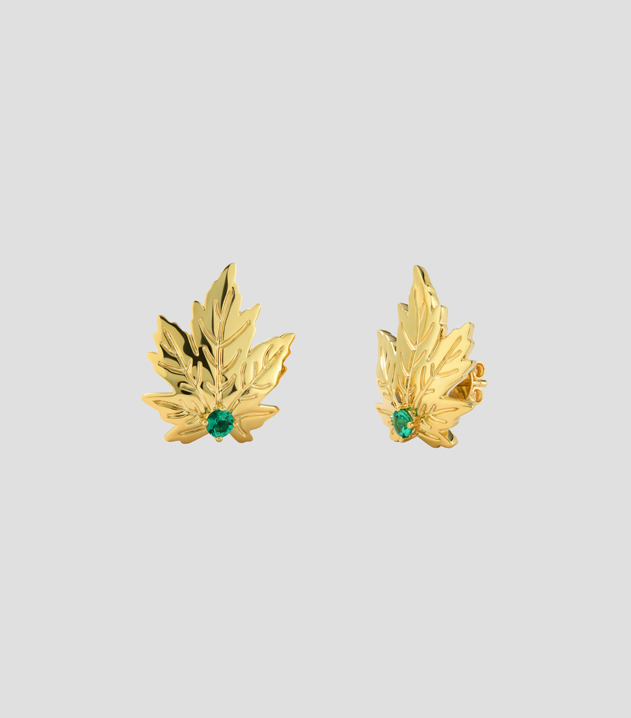 Aretes en oro amarillo gallonados con amatista verde y forma de hoja Mujer