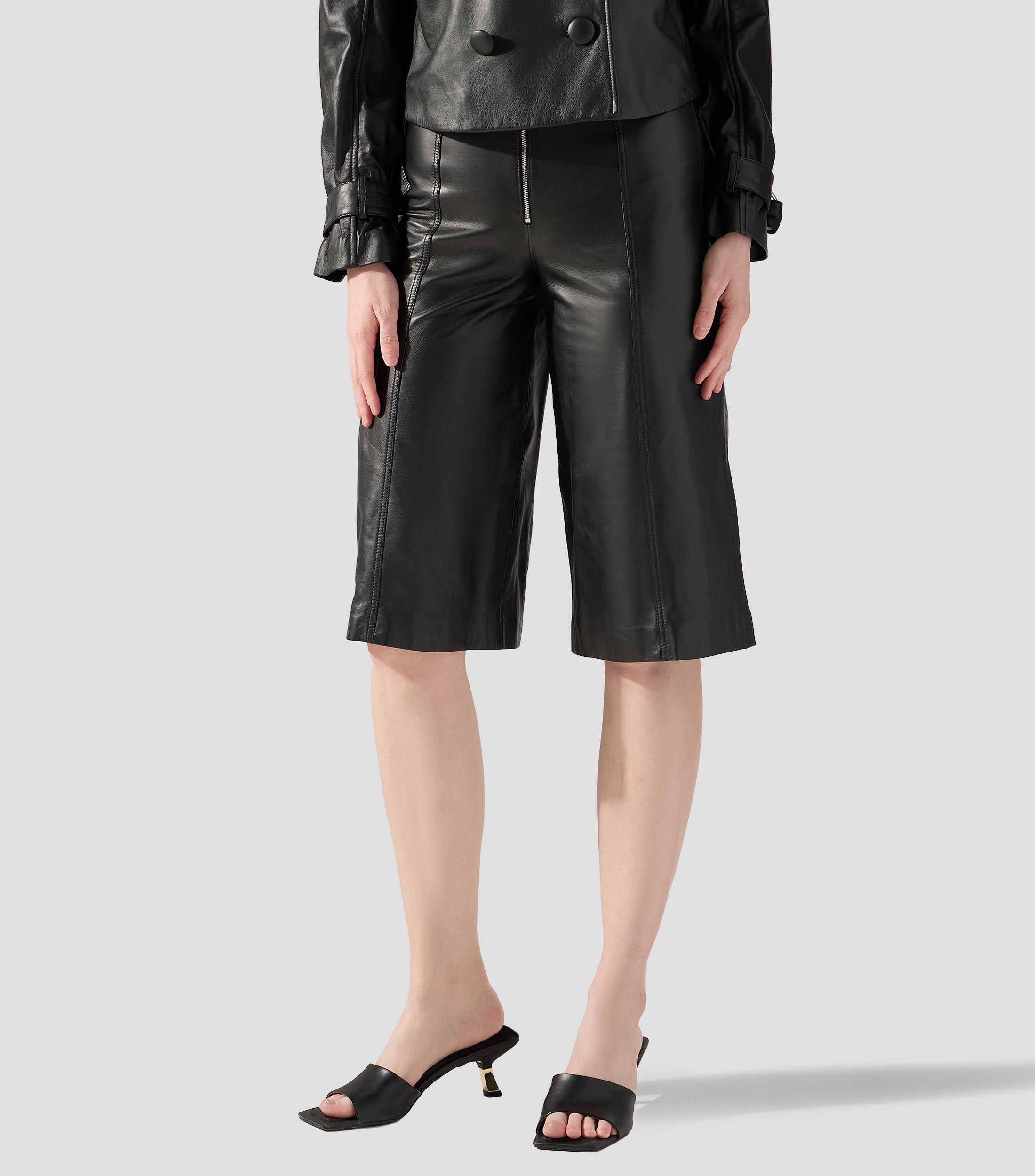 Bermuda en piel lisa Mujer