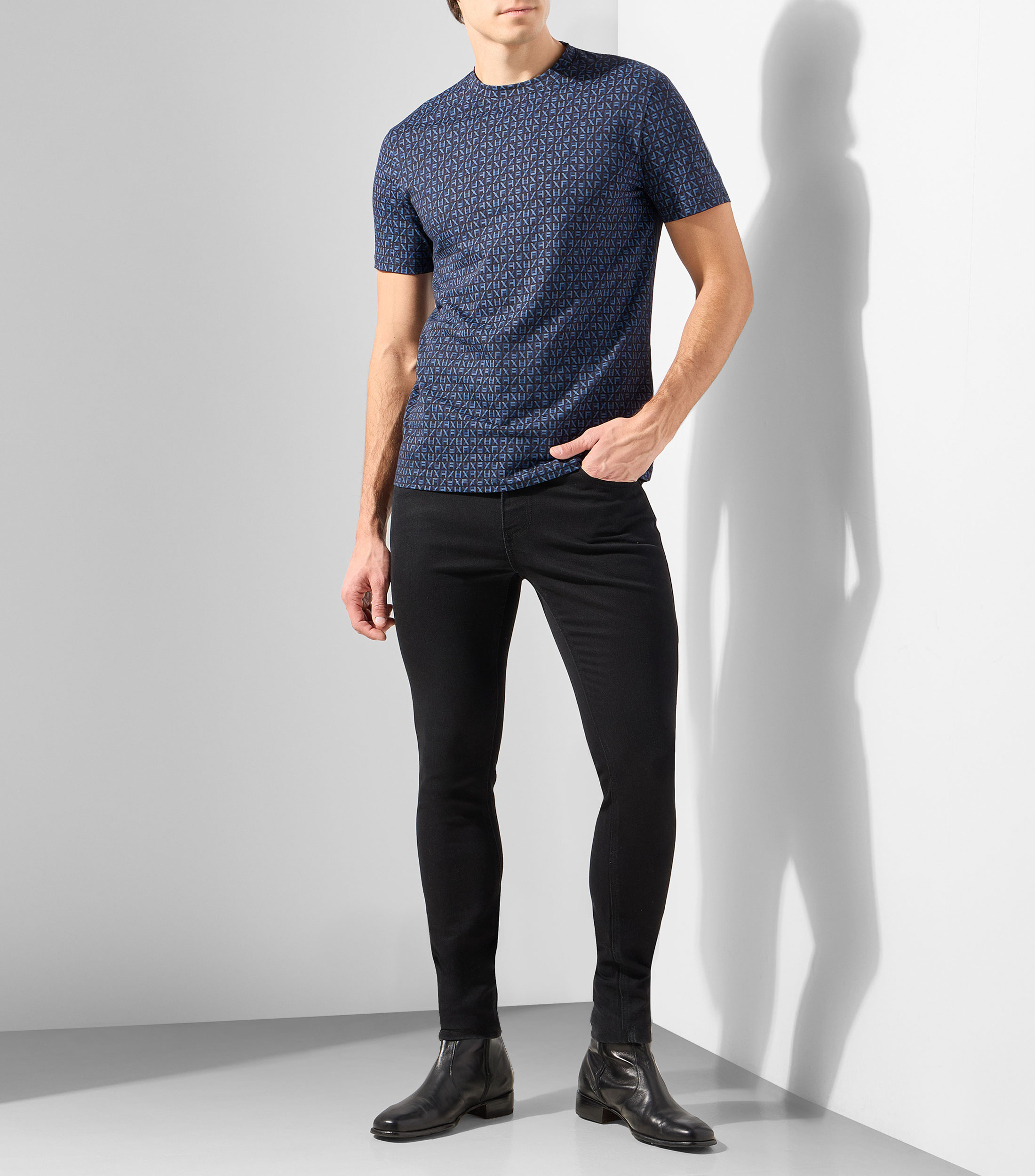 Playera cuello redondo manga corta estampada Hombre