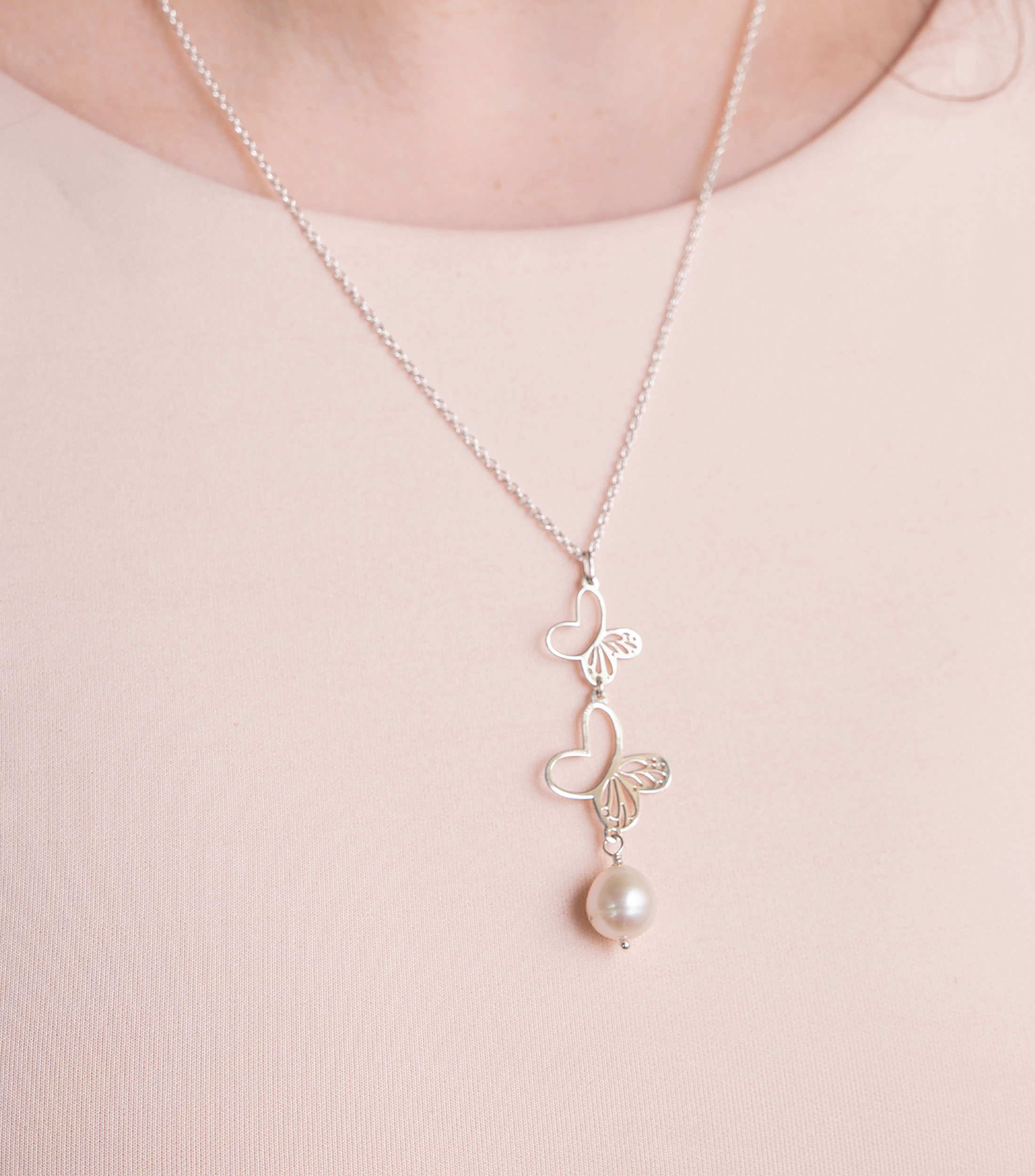 Dije en plata .925 de mariposa con perla Mujer