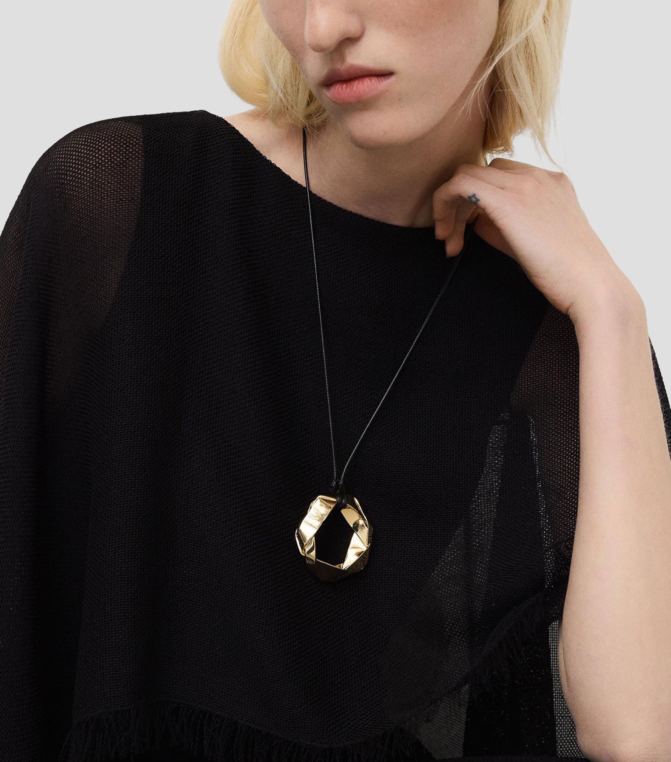Collar con colgante Mujer