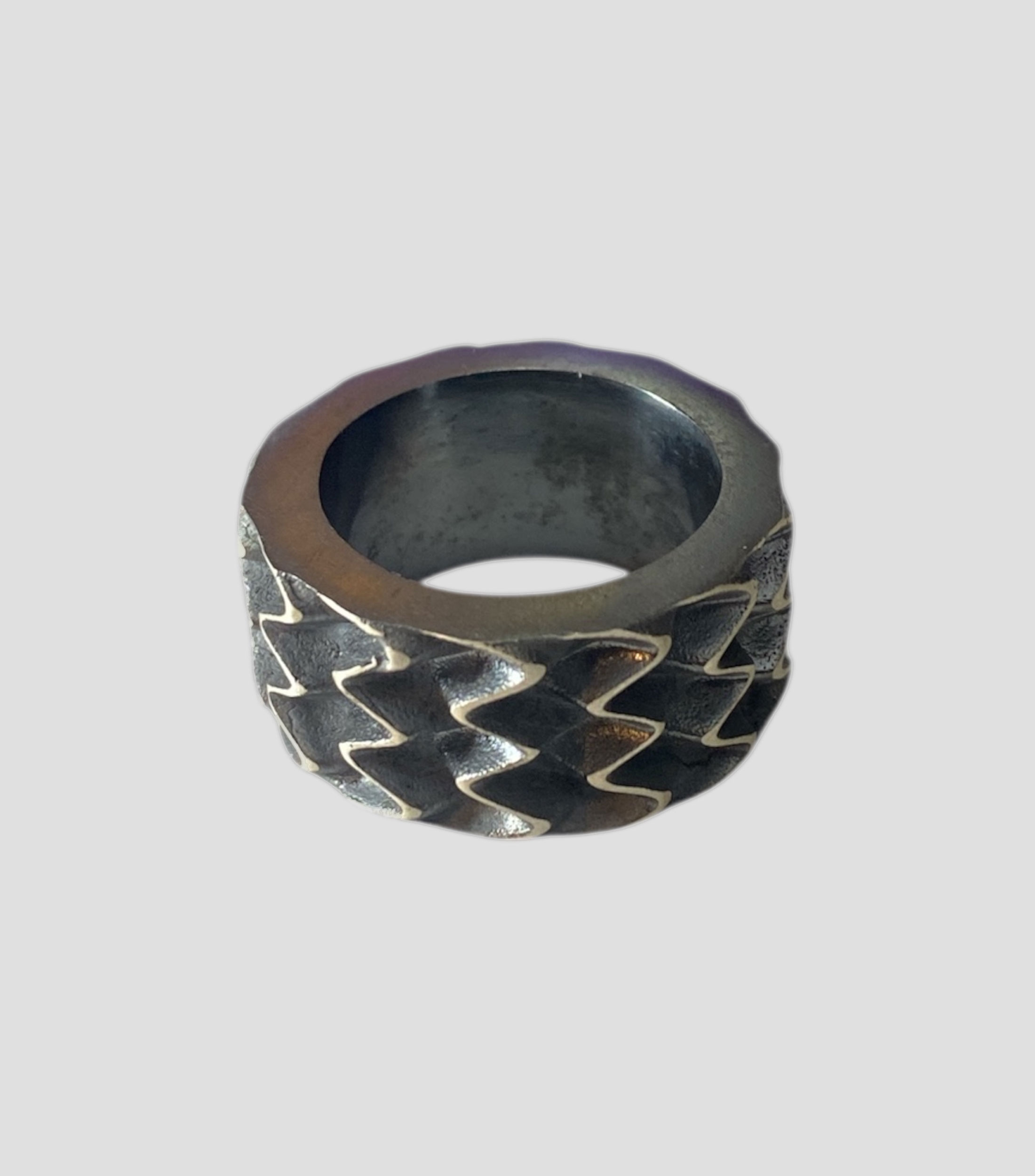 Anillo en plata con curvas Hombre