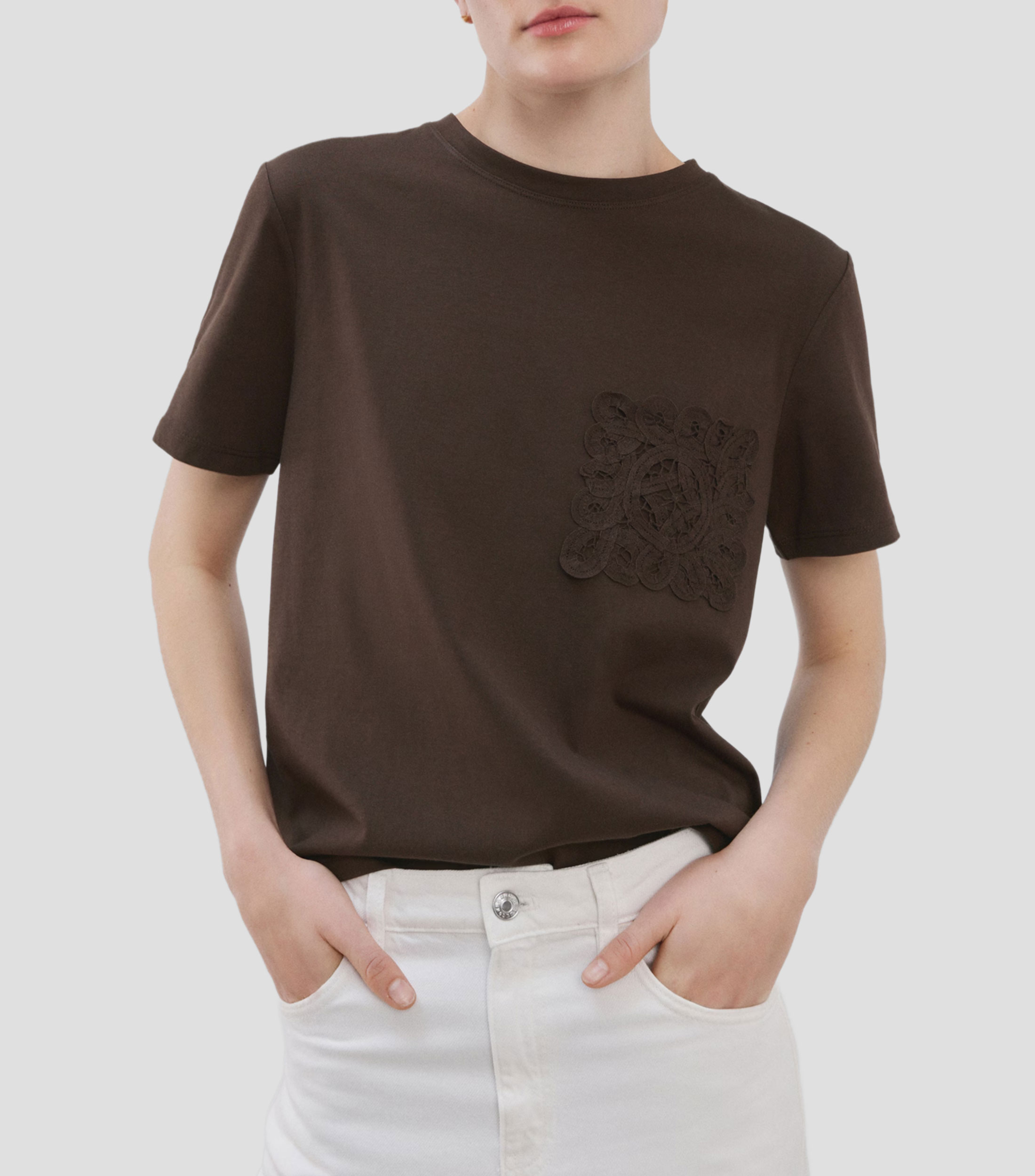 Playera cuello redondo manga corta con bordado sólido Mujer