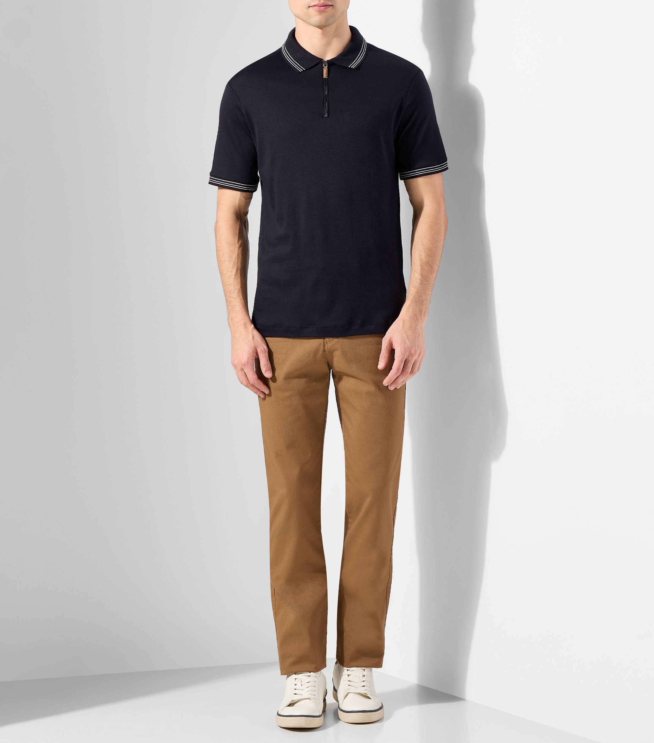 Playera tipo polo con manga corta lisa Hombre