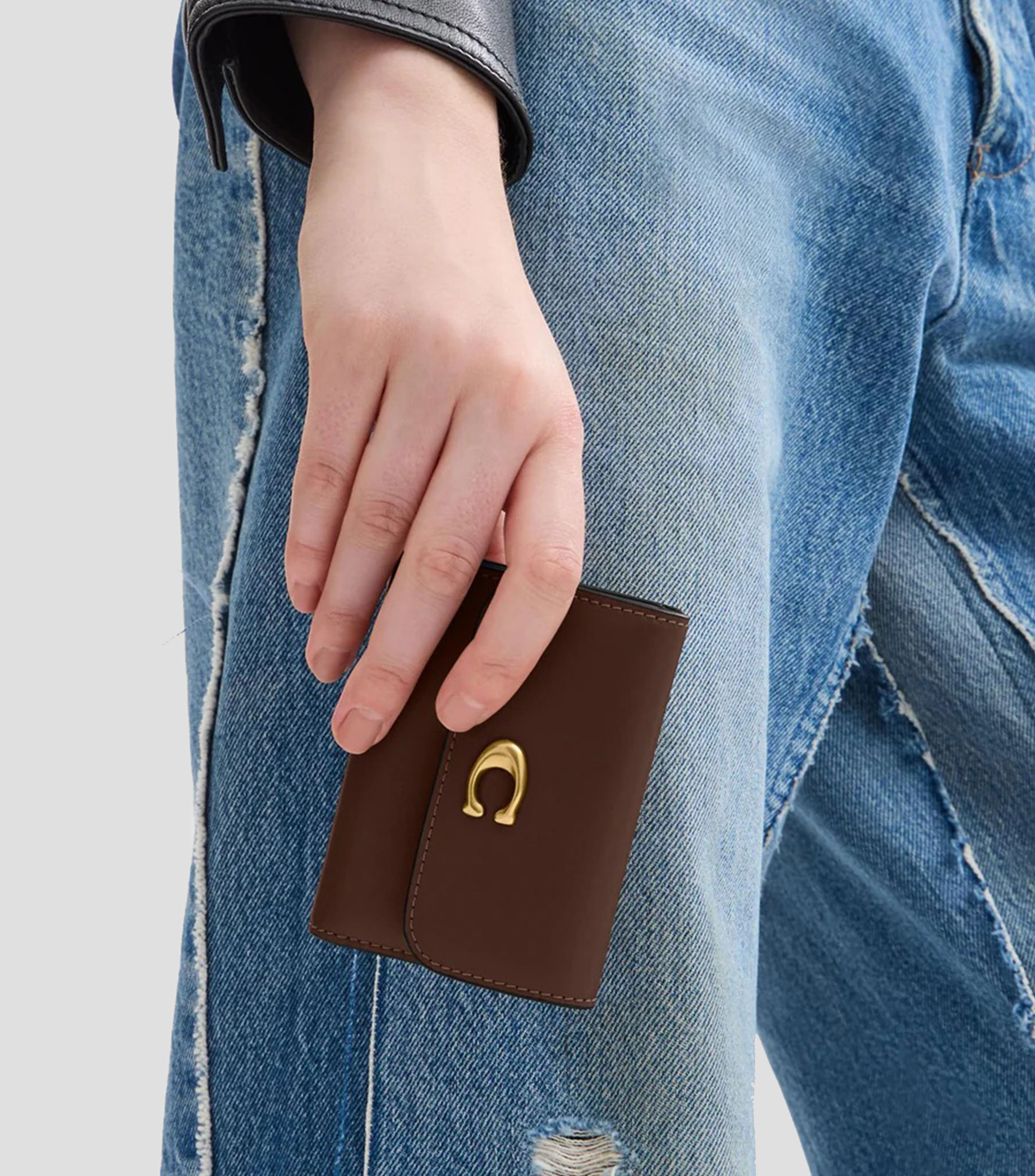 Cartera en piel café obscuro Mujer