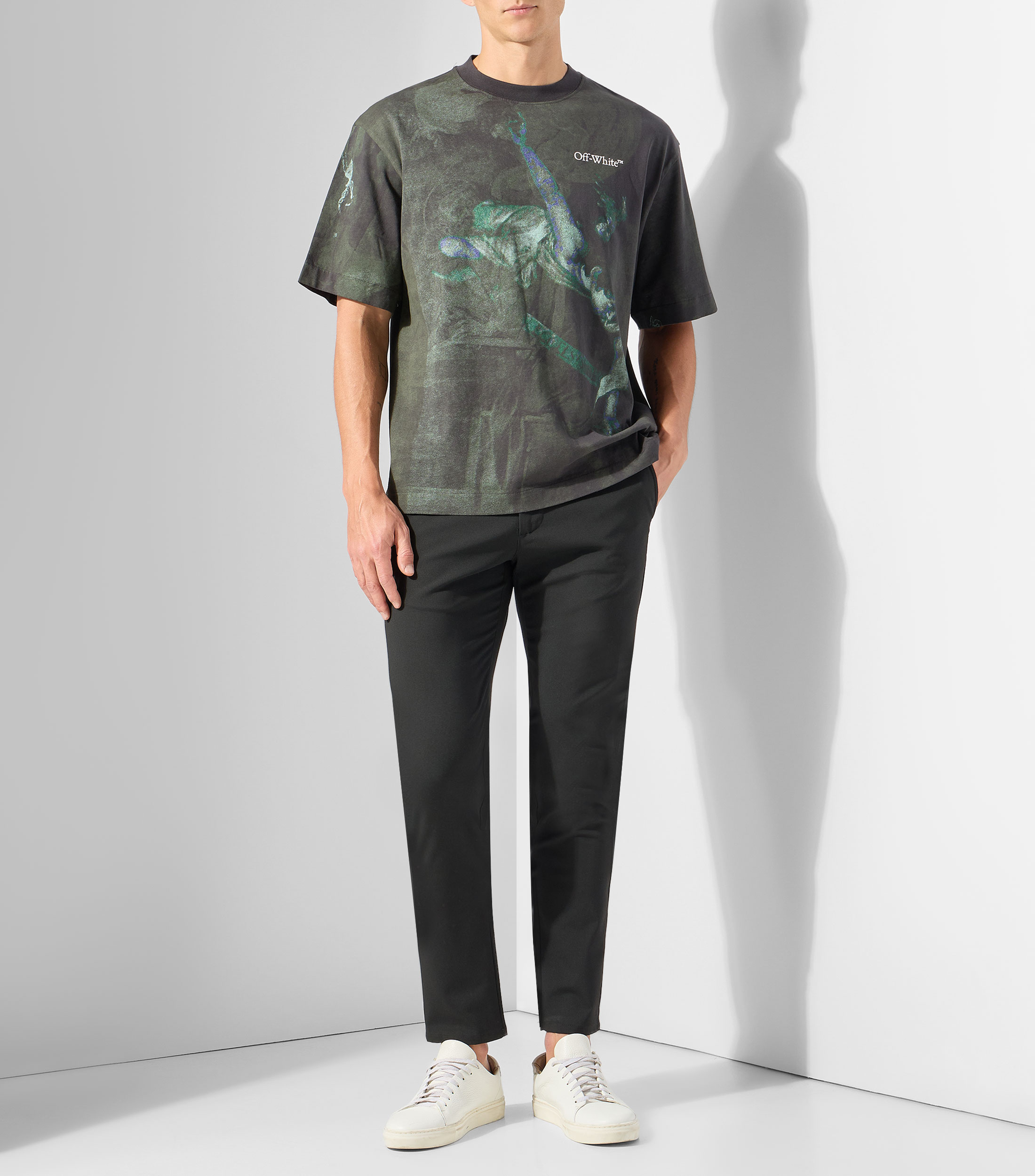 Playera de cuello redondo con manga corta estampada Hombre
