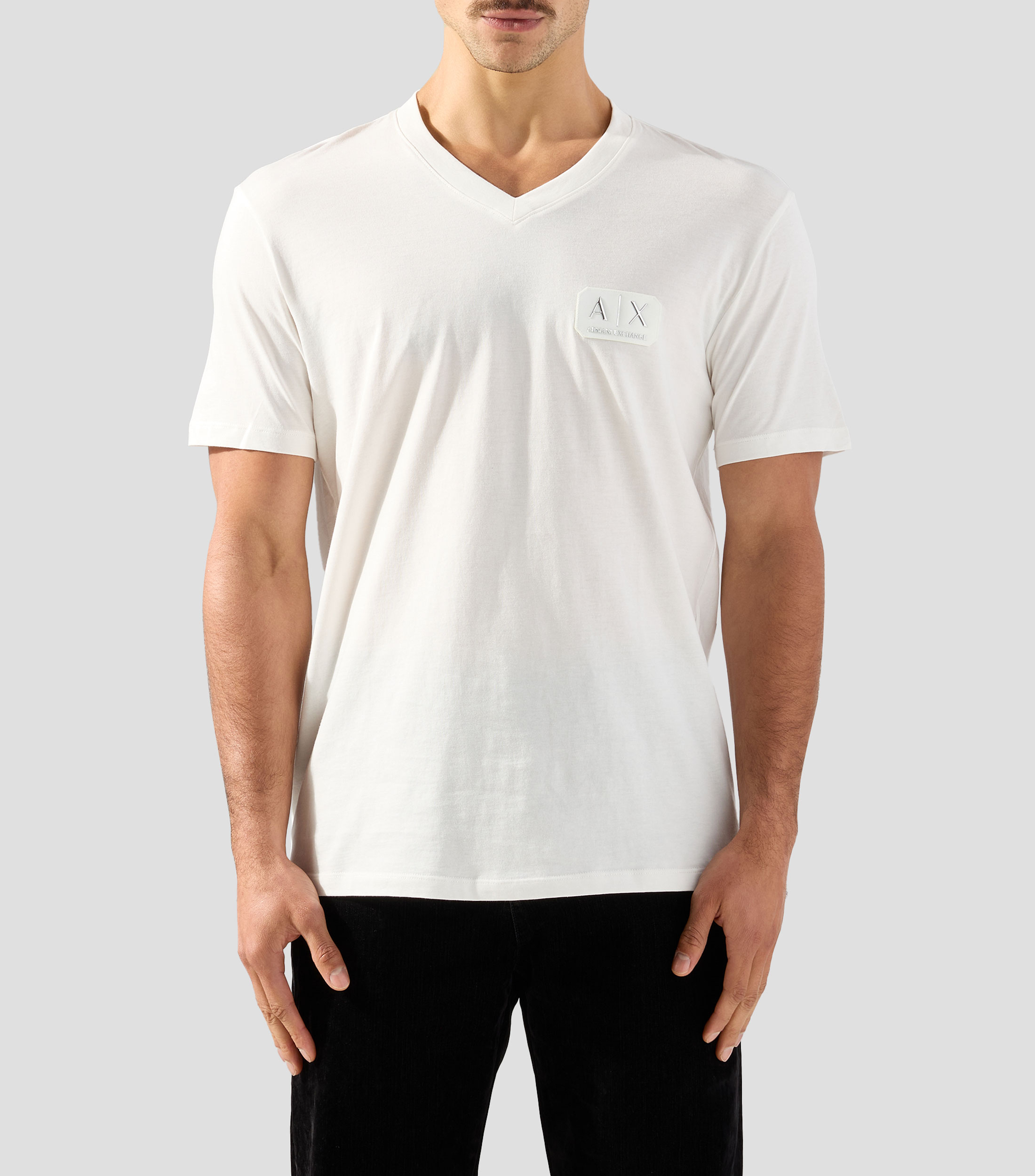 Playera cuello V manga corta lisa Hombre