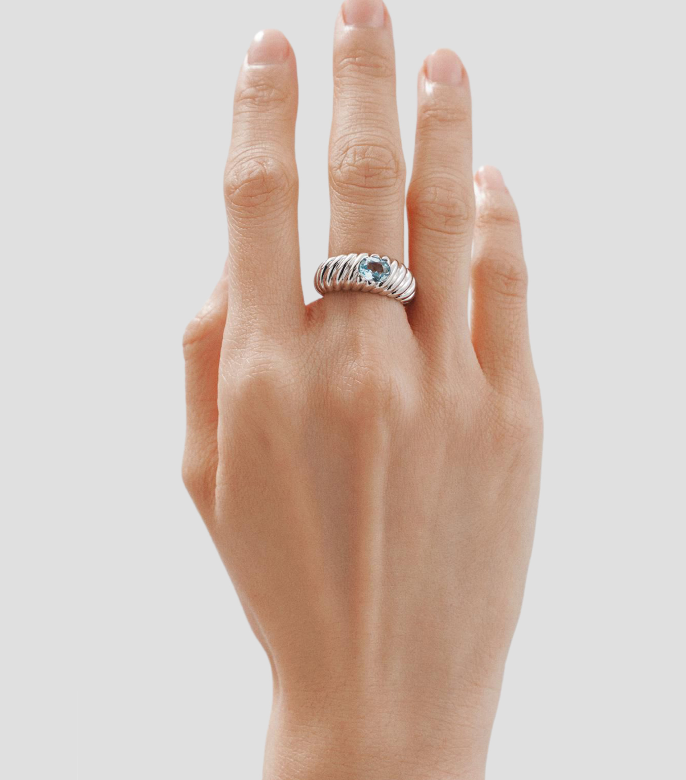 Anillo en Plata .925 con Topacio azul Mujer