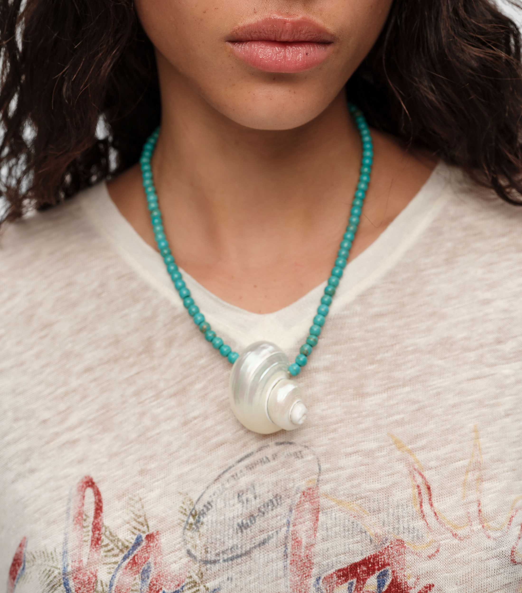 Collar caracola natural y piedras turquesa Mujer