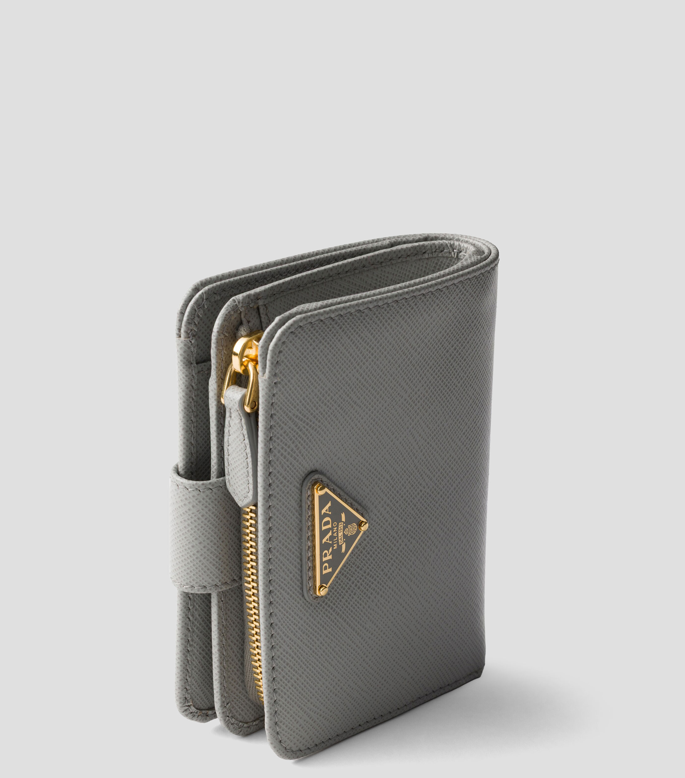 Cartera en piel con detalle texturizado Mujer