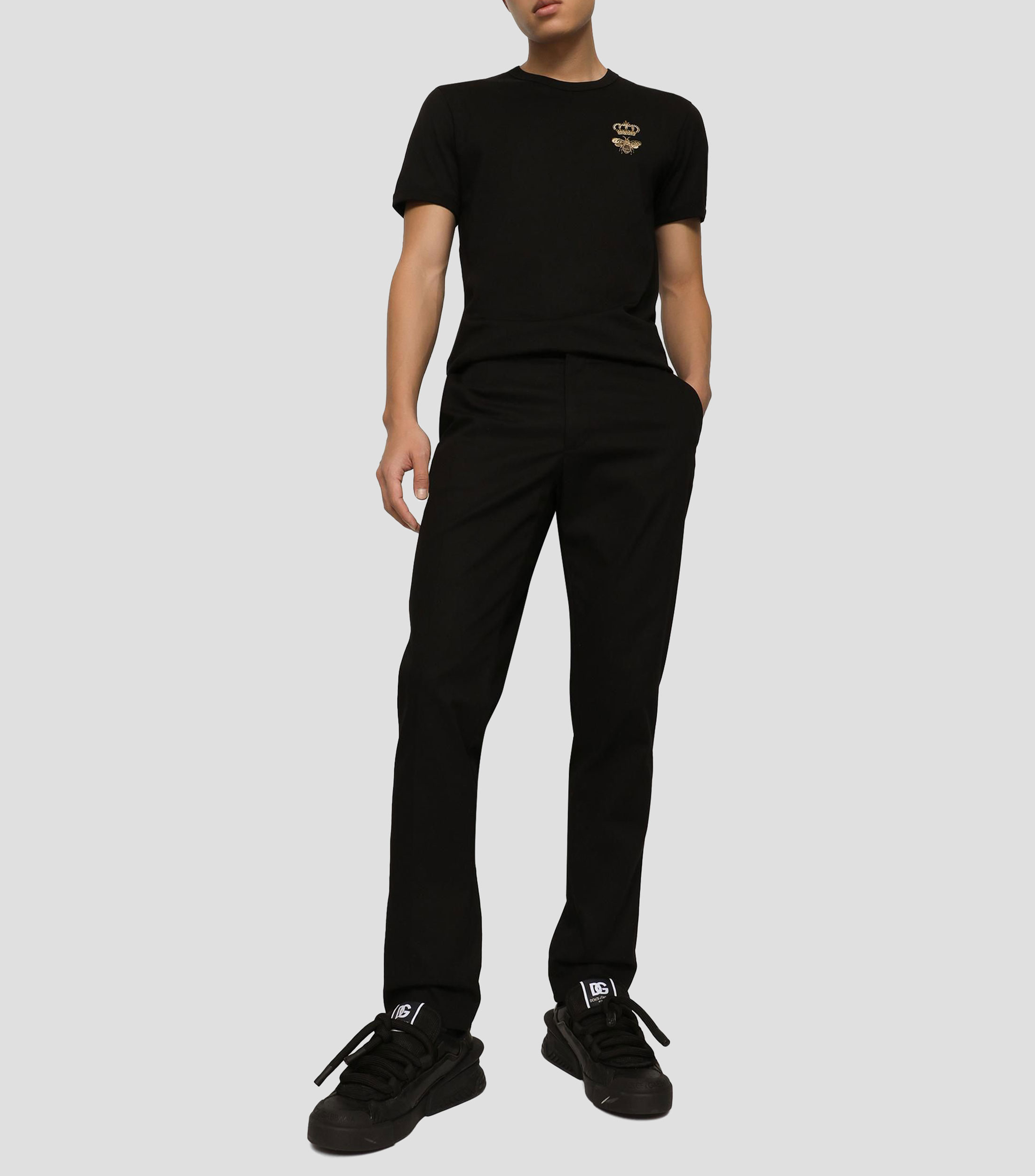 Playera cuello redondo manga corta Essential con bordado Hombre