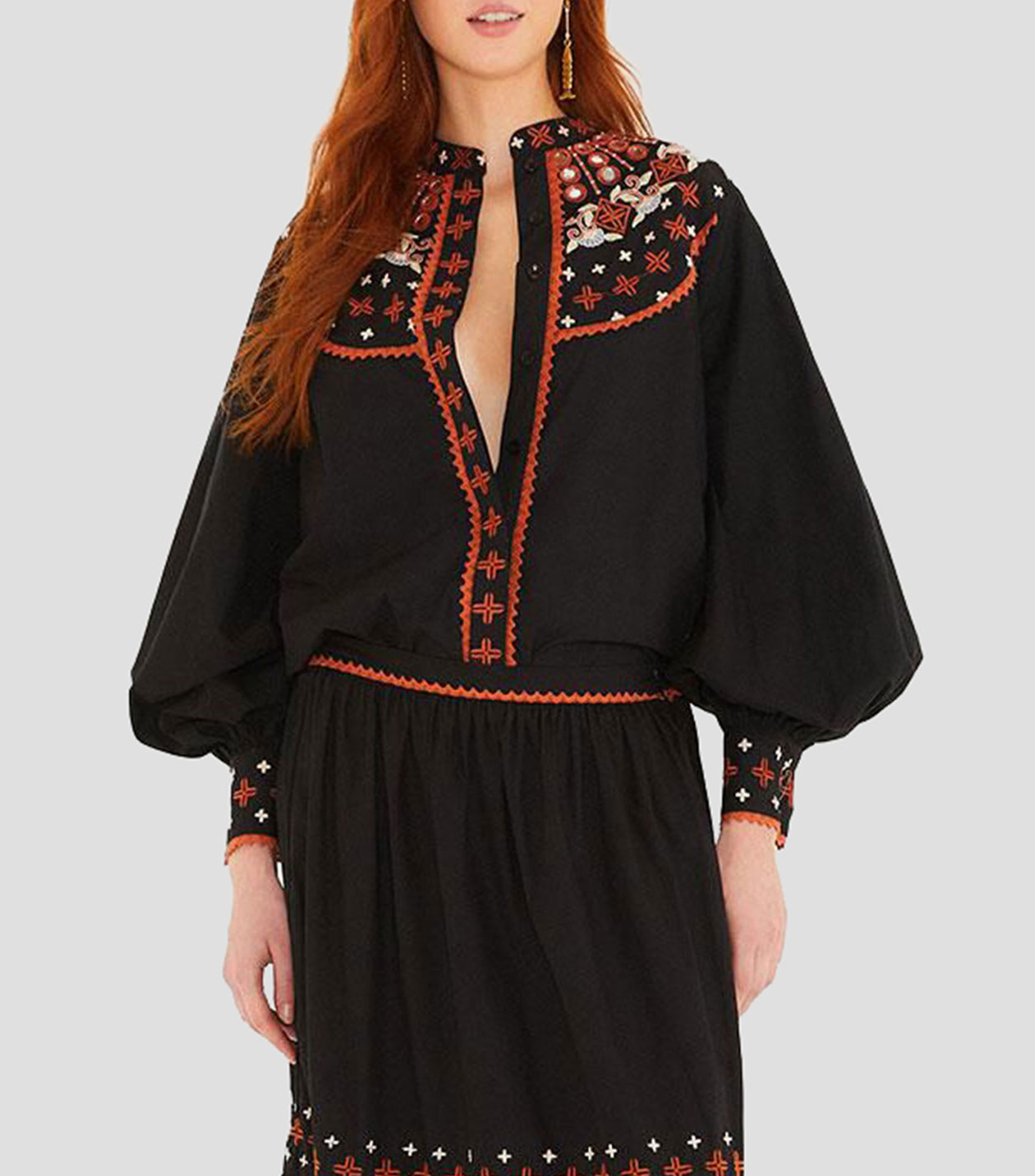 Camisa con bordados cuello mao y manga larga Mujer