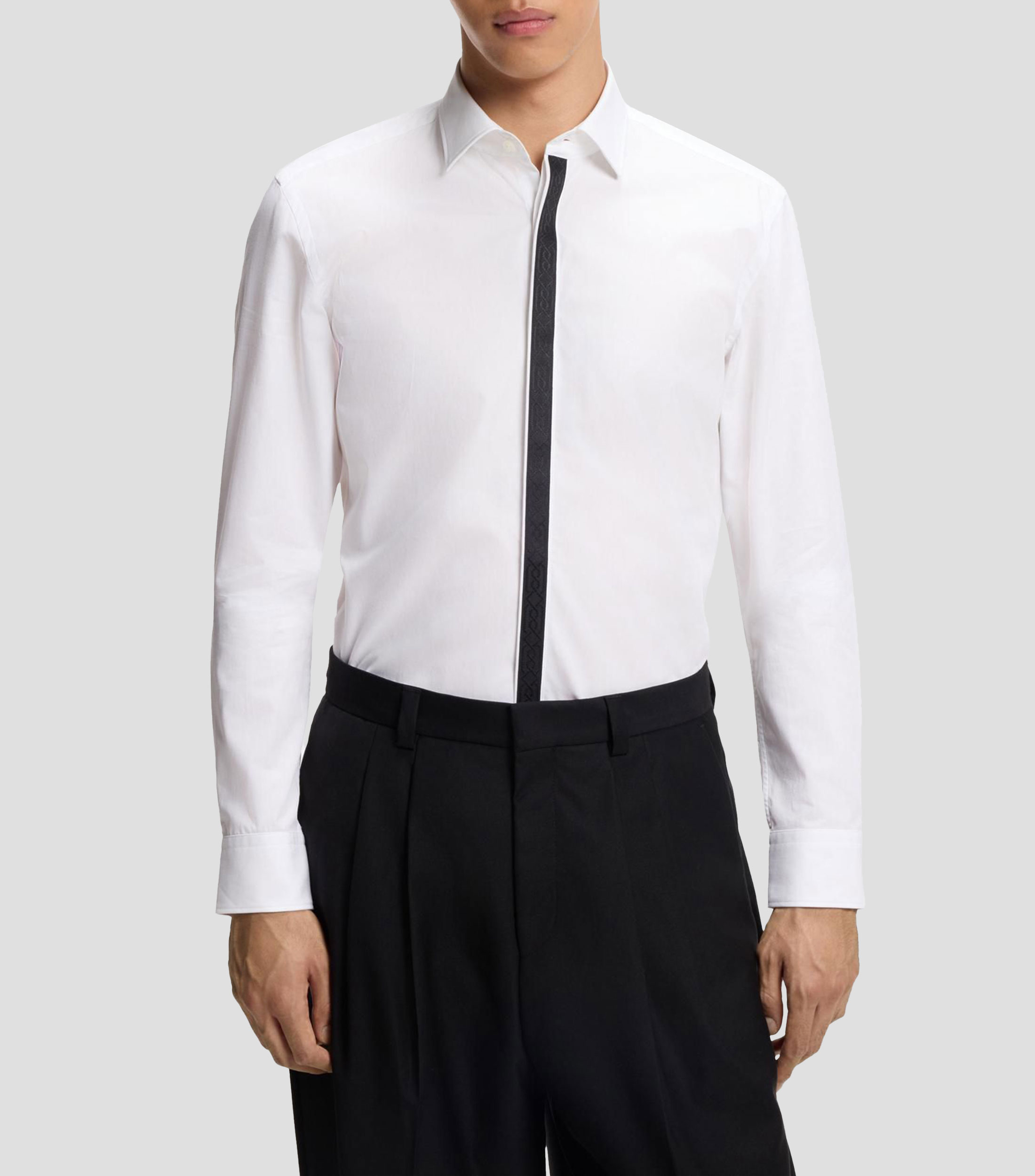 Camisa slim en popelín de algodón de planchado fácil Hombre