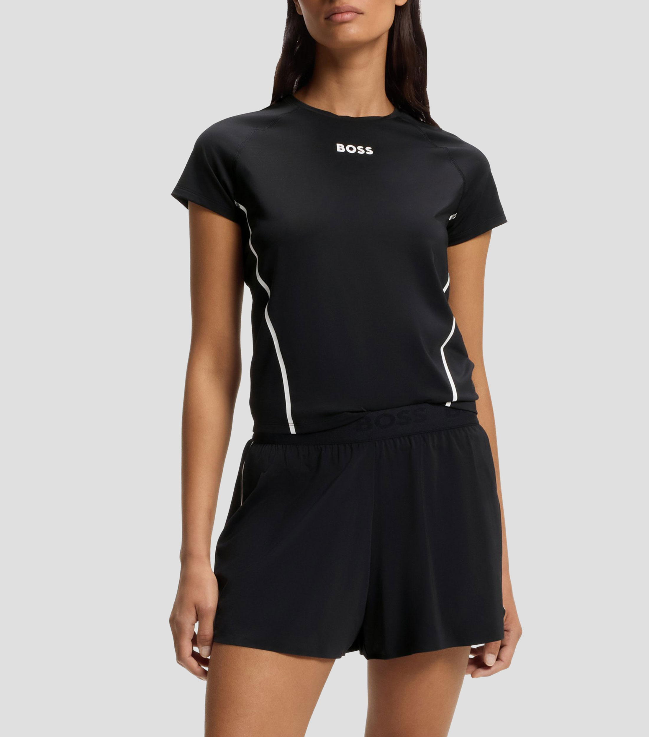 Playera cuello redondo manga corta con logo estampado Mujer