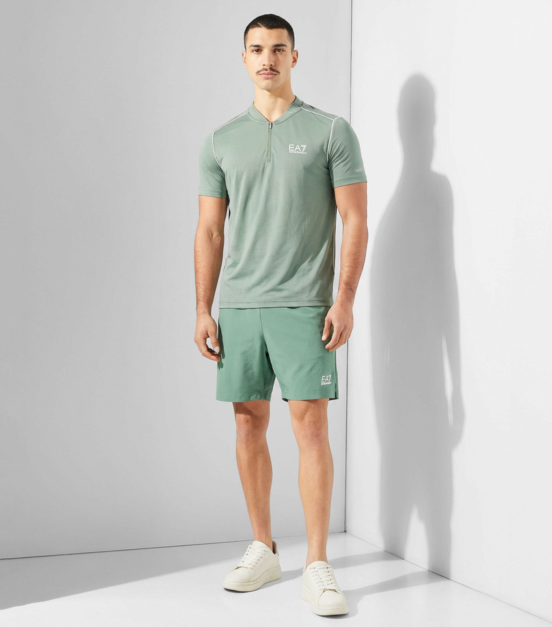 Playera tipo polo manga corta con microdiseños Hombre