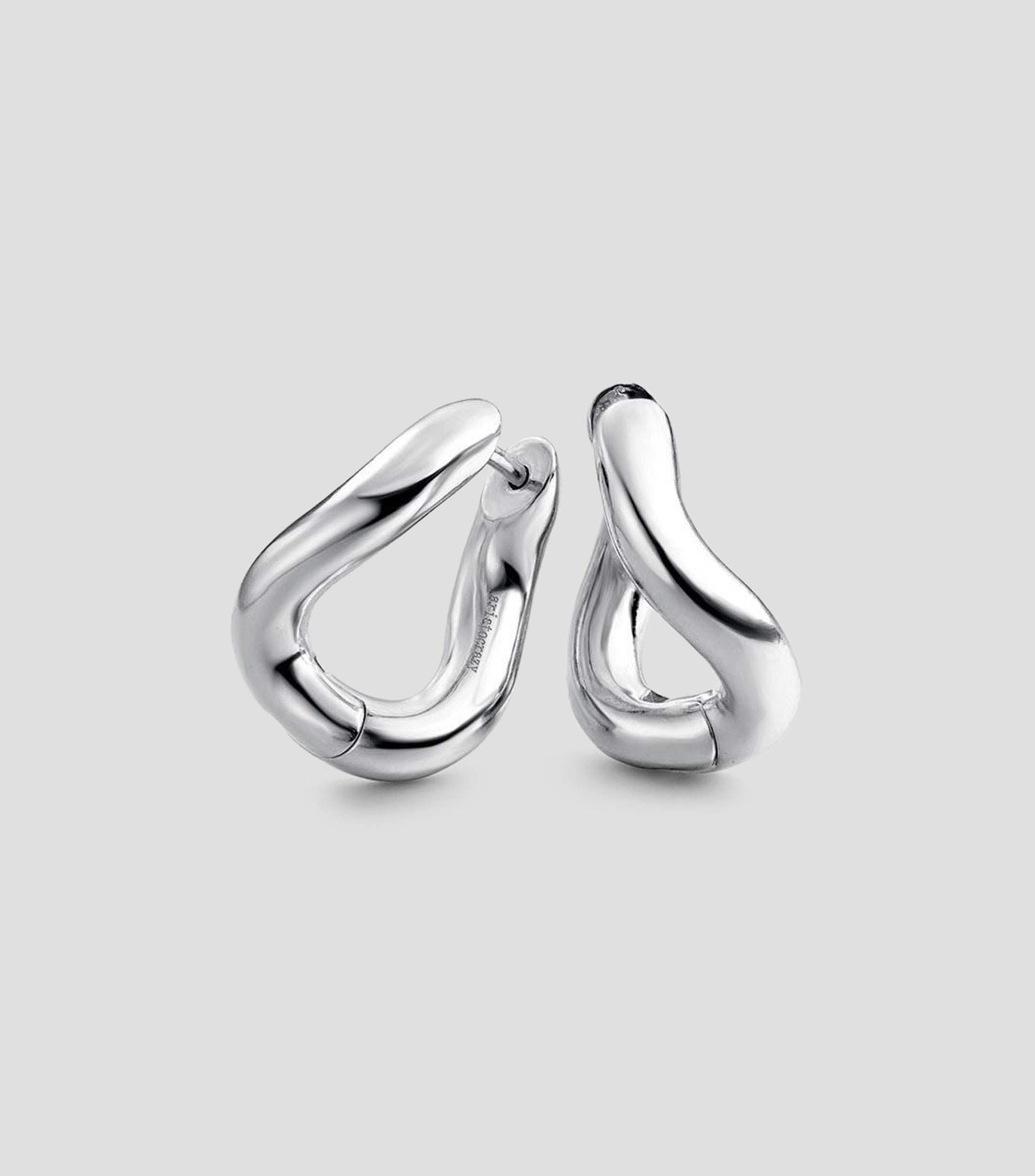 Pendientes en plata .925 de aro mediano grueso con forma ondulada Hooped Earrings Mujer