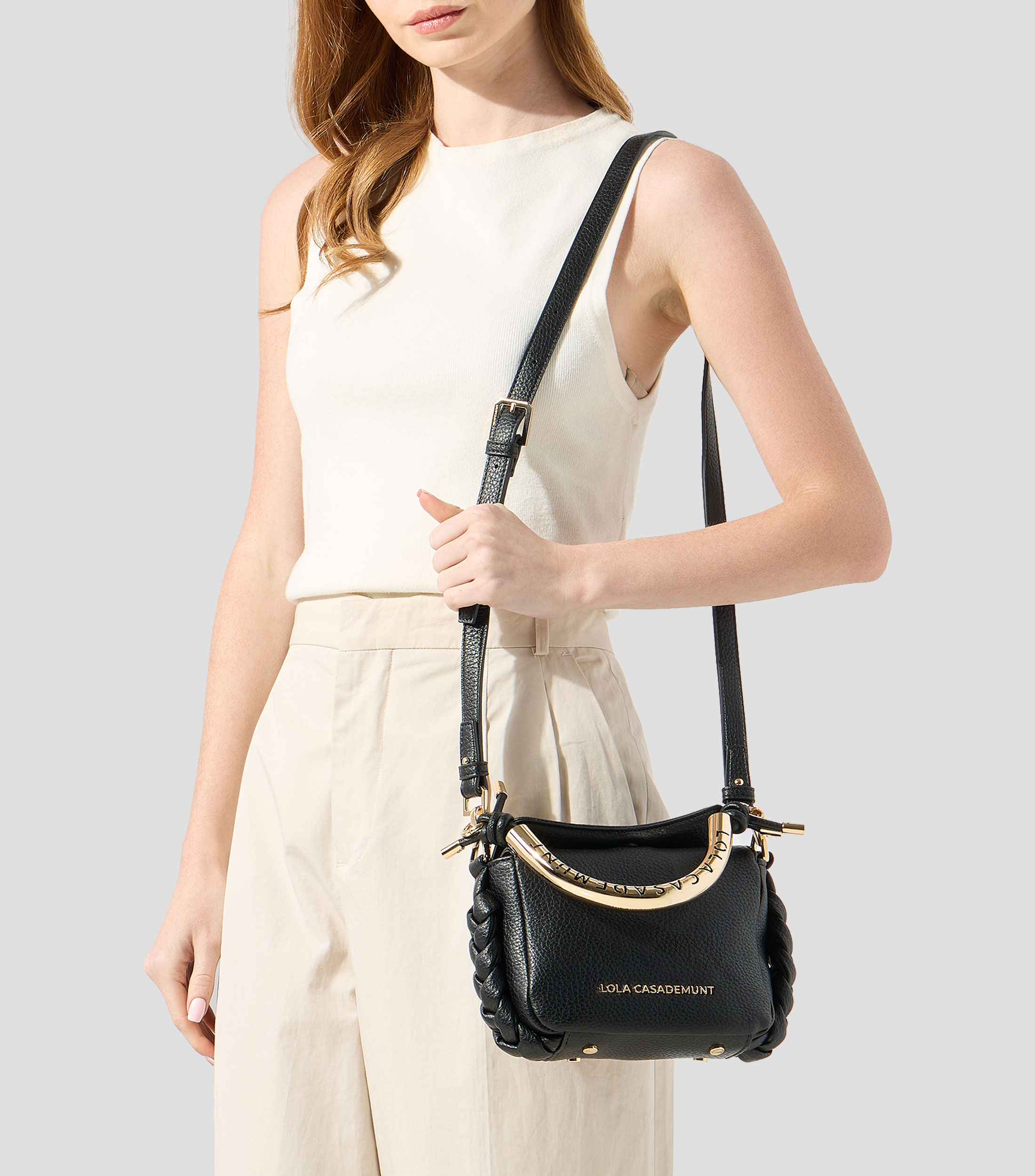 Bolsa crossbody negra granulada Iconic lisa Mujer