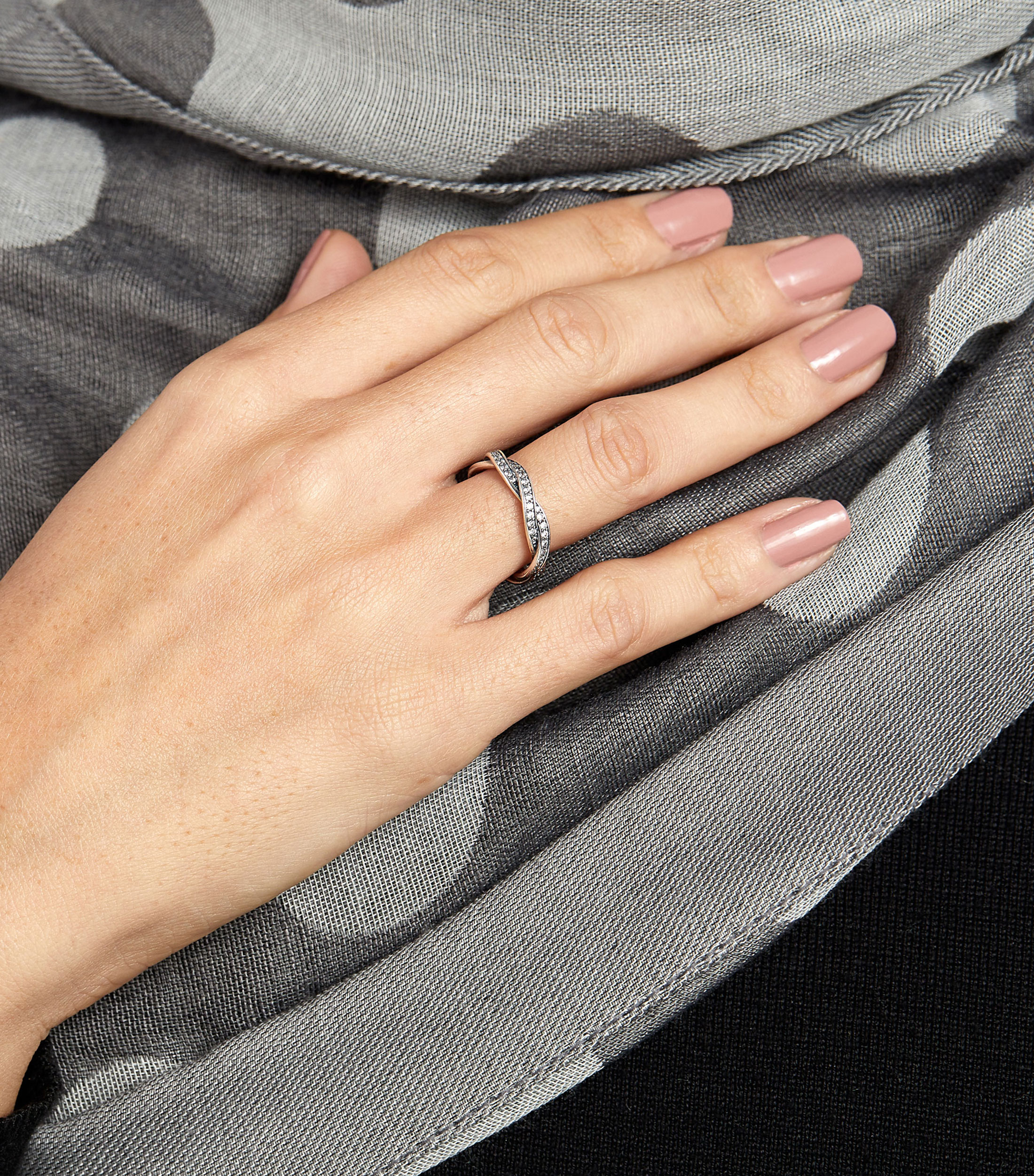 Anillo en plata .925 Twist of Fate con circonitas Mujer Talla: 56